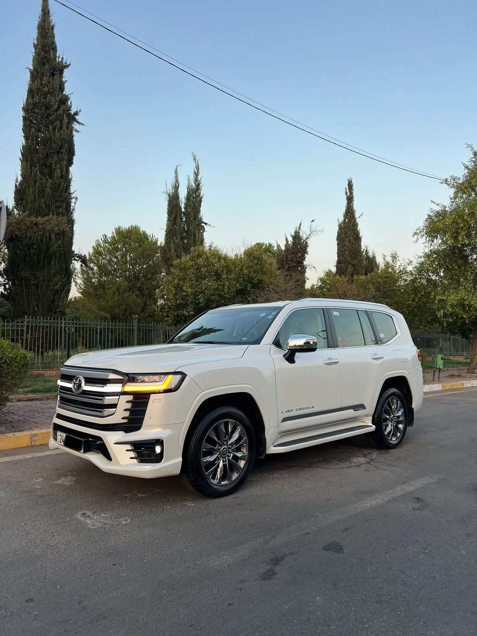 Land Cruiser Vx Limited 2023
وكالة سەردار SAS
فول مواصفات ١/١
سيارة جديد 
ماشي ٥٣ الف كم حقيقي
كفالة عامة سيارة دعامي لدعامي بشرط 
فقط مكان صغير pdr
مكان اربيل 
سعر ٦٨٨ ورقة مجال 
واتساب ***********
