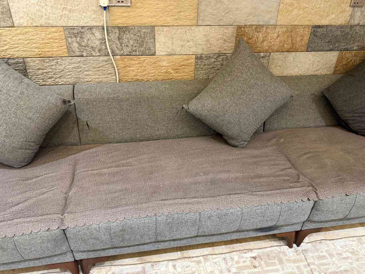 ديوان مستعمل نظيف للبيع الدخول خاص


**إذا كنت صاحب هذا الإعلان وتريد حذفه لأي سبب، رجاءا أرسل رسالة إلى الدعم الفني**