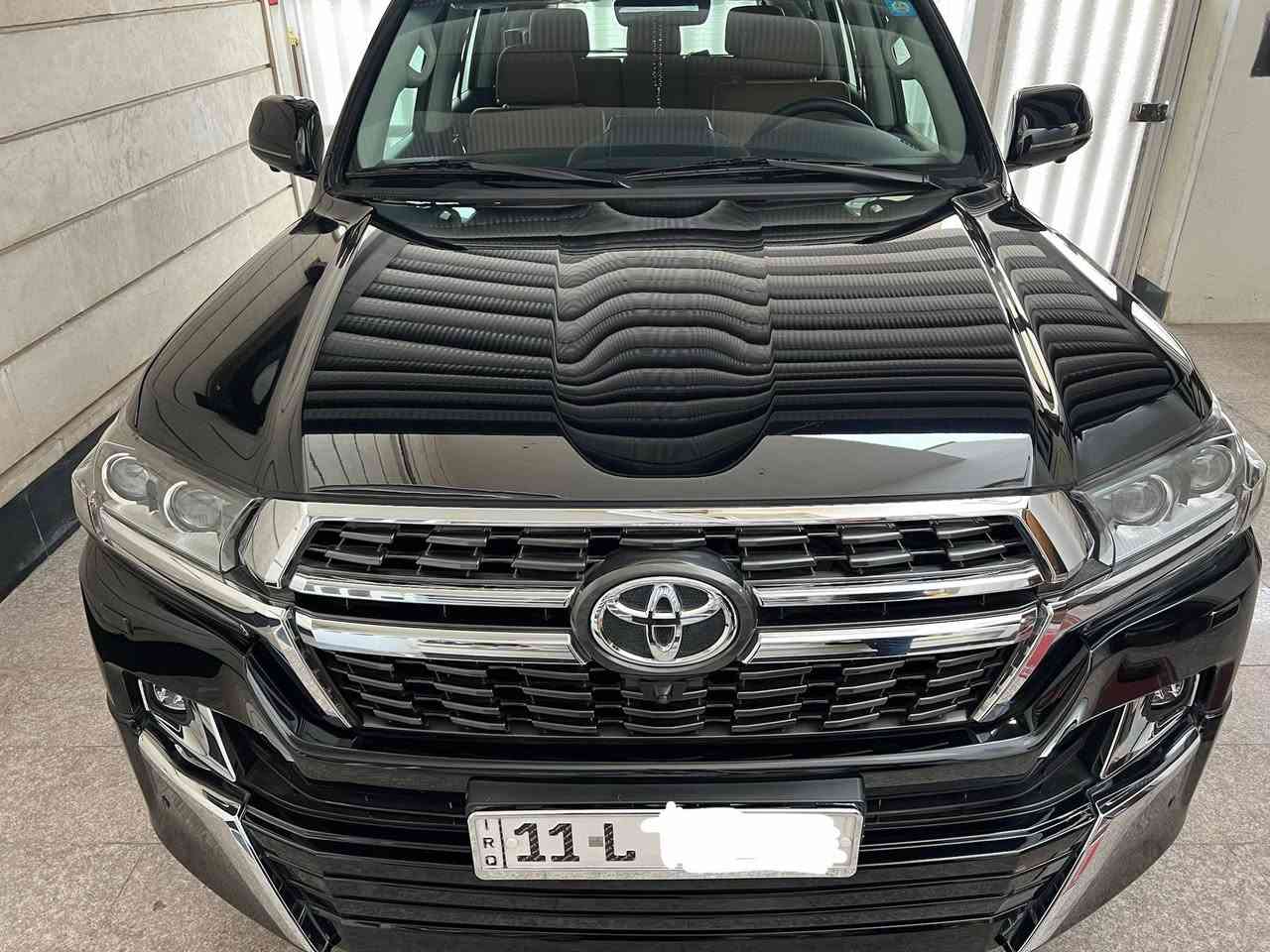 من رخصة الادمن
لاندكروزر 2021 وارد خليجي بحرينيه
وجناي لاندكروز يعرف البحريني
السيارة جديده بمعنى الكلمه مكفوله من كلشي شرط مجودره ومحطوطه بل كراج
فول مواصفات 1/1
السيارة 4 كامرات و حساس امامي خلفي
مكفوله كفاله عامه من كلشي 
لون اسود 
ماشيه 35 الف حقيقي شرط الفحص تايرات الشركه بعدهن بيها جدد السياره على ايدي من اشتريتها
رقم بغداد انكليزي الجديد 
السياره بأسمي وتحويل ثاني يوم
محرك 6 سلندر 4000 
السياره بوضع الزيرو 
مكان السياره بغداد اليرموك
السعر 600 وبيها مجال
للاستفسار ***********
***********
