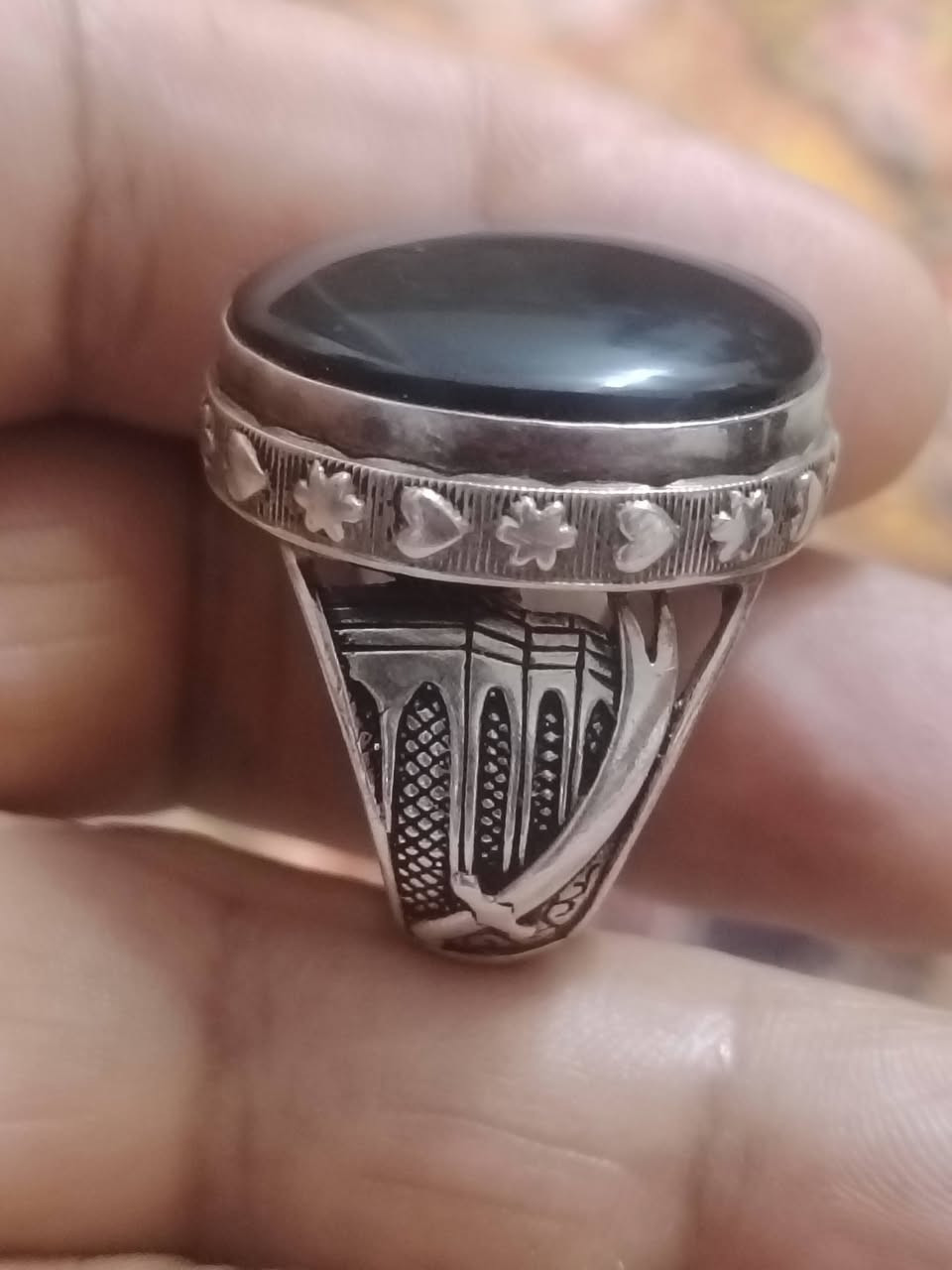 يشم يماني لون زيتوني غامق صياغة يدوية ثقيلة شباك وسيف ذو الفقار


**إذا كنت صاحب هذا الإعلان وتريد حذفه لأي سبب، رجاءا أرسل رسالة إلى الدعم الفني**