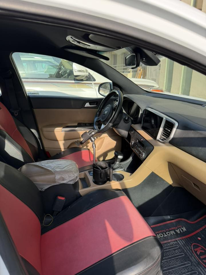 سبورتج 2019 ماشية 33 الف حقيقي بيها باب السايق بارد والباب الخلفي بارد و3 اصابع رش سعرها قفل 187 للتواصل الاتصال ***********
