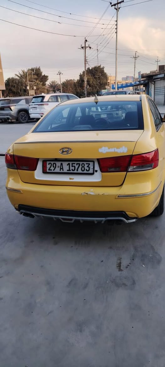 السلام عليكم 
سوناتا تكسي الخليج السيارة بسمي مصفرة هيئة وغرامات  موديل ٢٠٠٩ رقم واسط السيارة نظيفة جداً مكينته ٢٤٠٠ 
مكاني العمارة 
رقم الهاتف ***********
