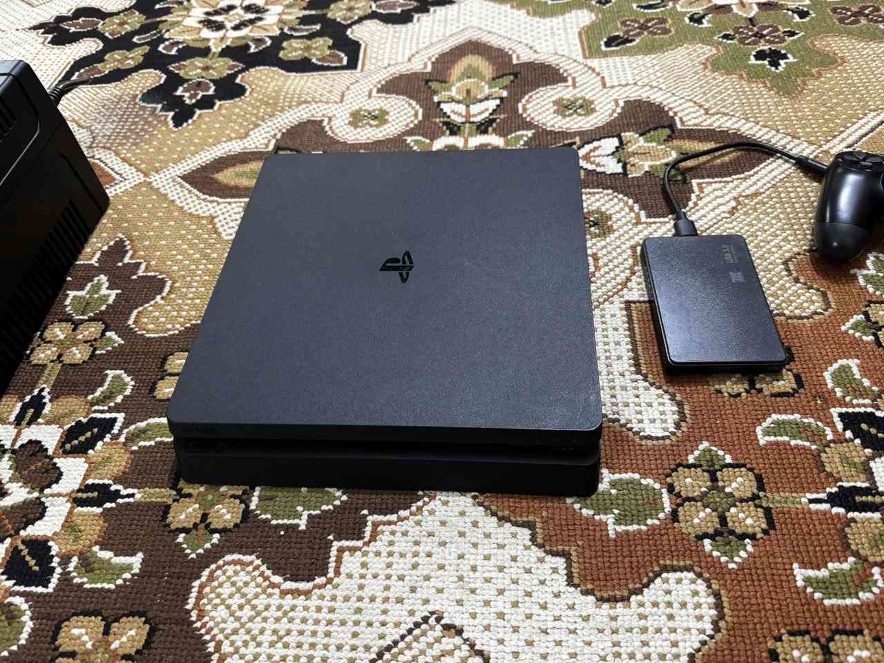 السلام عليكم
بلي 4 سلم (مهكر نظام 12.02)
ذاكرتة ٥٠٠ گيگا وية الهارد يصير 1 تيرا
مع كامل ملحقات كيبل الطاقة
٣ يدات (وحدة اصلية و٢ تجاري)
ولازم ويا اليو بي اس (حتة تحمي الجهاز) 
والجهاز بي هواي العاب قوية منهة (راجنروك /gta /انجارتد ٤ /اساسن كريد ميراج /بيس ٢٥ /مورتال كومبات /شبح تسوشيما /بعد اكو العاب ) 
السعر : 300 الف ( قفل )


**إذا كنت صاحب هذا الإعلان وتريد حذفه لأي سبب، رجاءا أرسل رسالة إلى الدعم الفني**