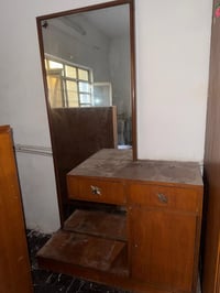 ميز تواليت • صاج • نظيف