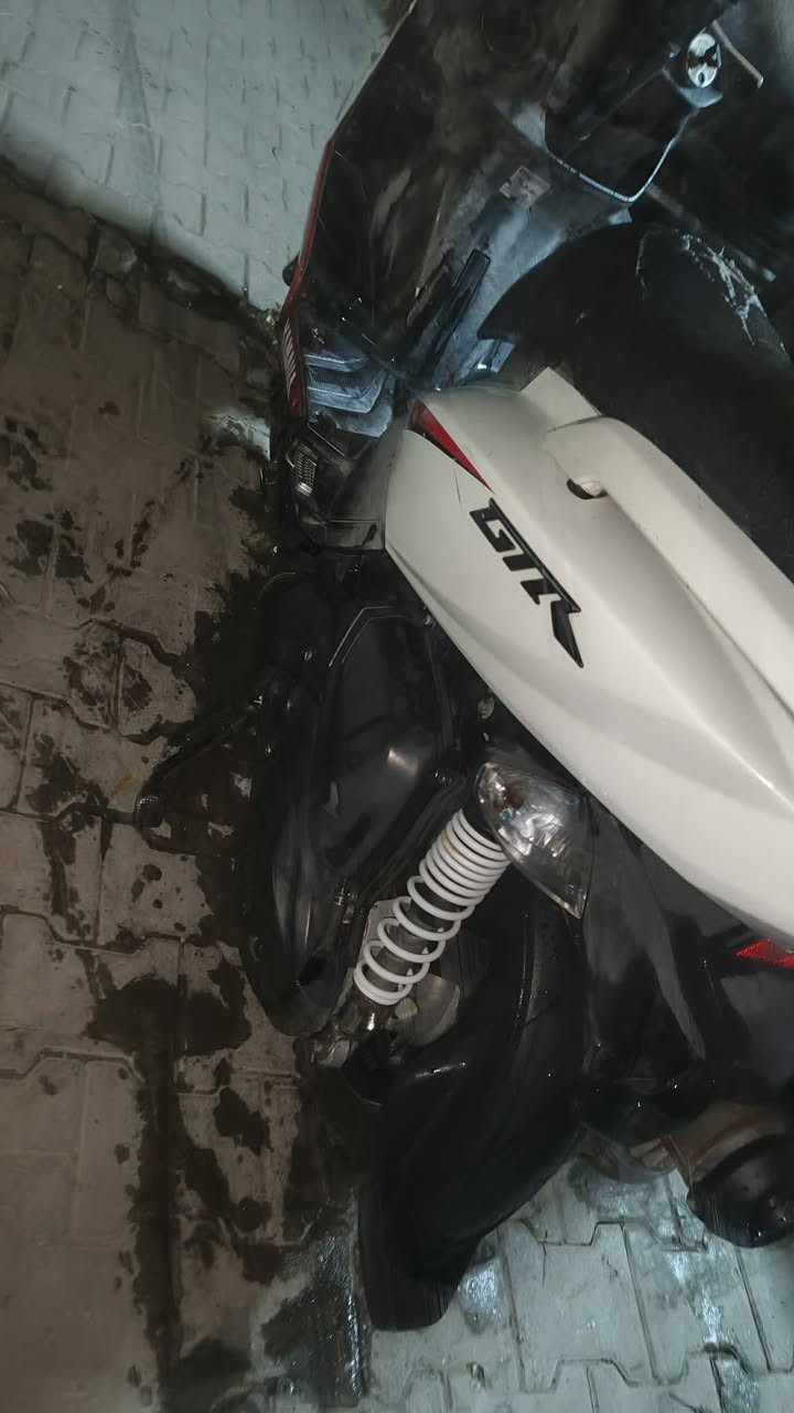 السلام عليكم جيتي ار دراجه نظيفه خير من الله دراجه ما متعوده كفاله عامه بس مفر الأمامي مبدل غير شي مكفوله سعرها
(950) وبيها مجال حك الجيه 
المكان الحريه الأولى 
(***********)
