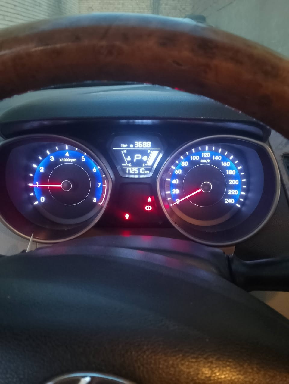 سلام عليكم النترا موديل 2015محرك 1800  خليجي سياره مال  جناي بيها بس قفق جنطة فقط مثل ماموضح بسونار سياره احلى من صور مكان سياره كربلاء رقم ***********
