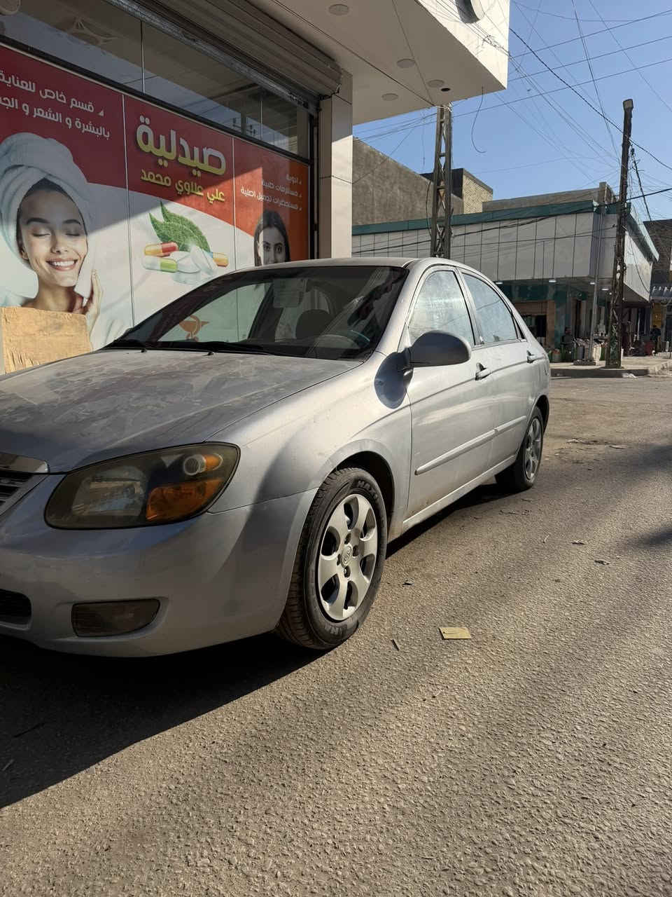 السلام عليكم
كيا سبكترا موديل 2007 رقم بغداد محرك 2000 بيها اربع قطع صبغ مكان السياره بالحله السعر 83 وبيها مجال 
***********
