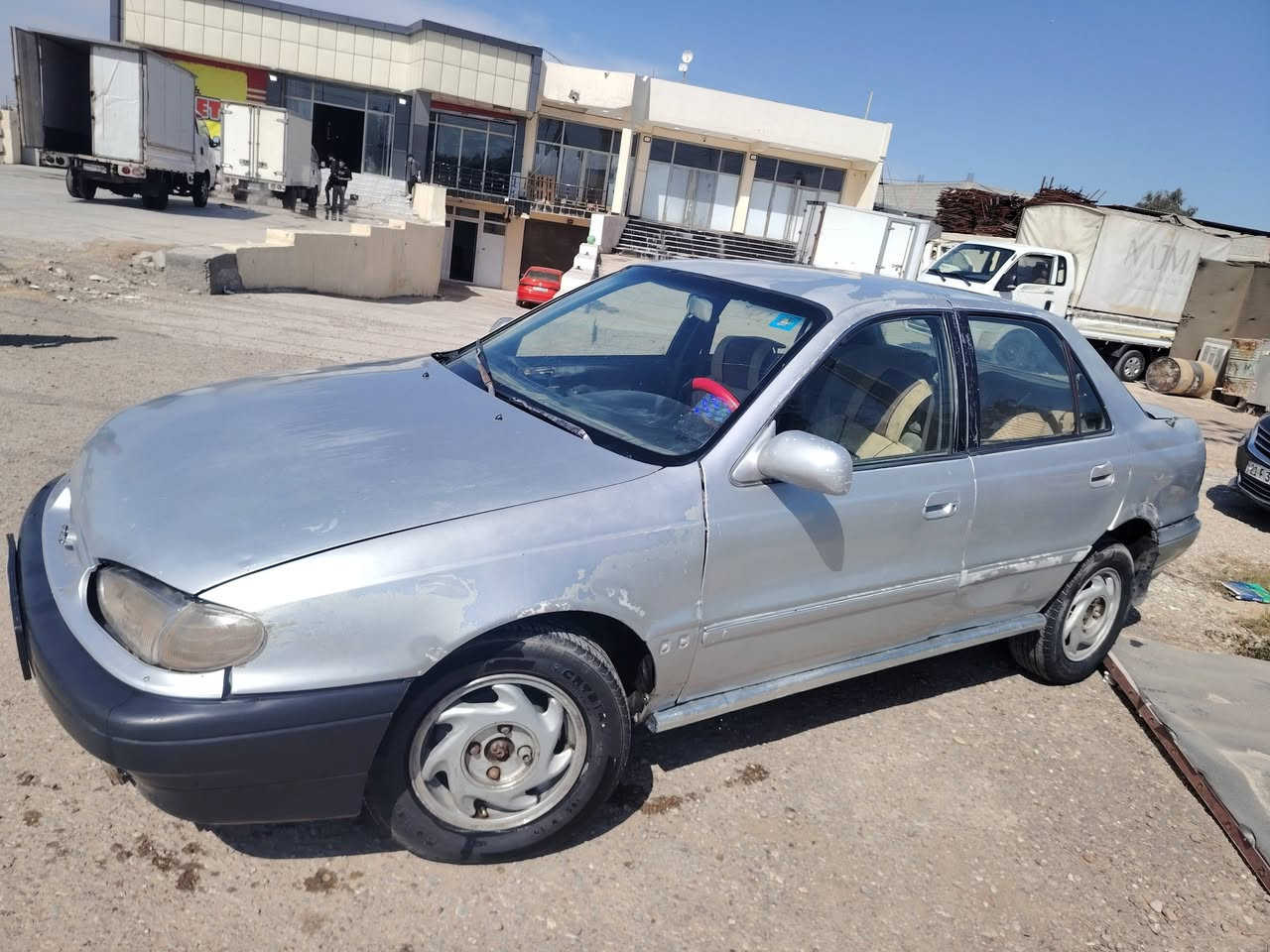 سلام عليكم
النترا موديل ٩٤
رقم وهزة وسنوية كلهن جدد
سيارة كاملة ماناقصهة شي
فرام ممات  ممتازات
سعر ٢٥ وبيهة مجال
***********
