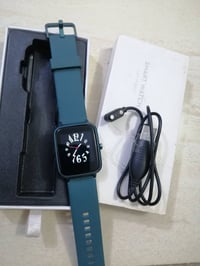 ساعة ذكية • صور • ع الخاص