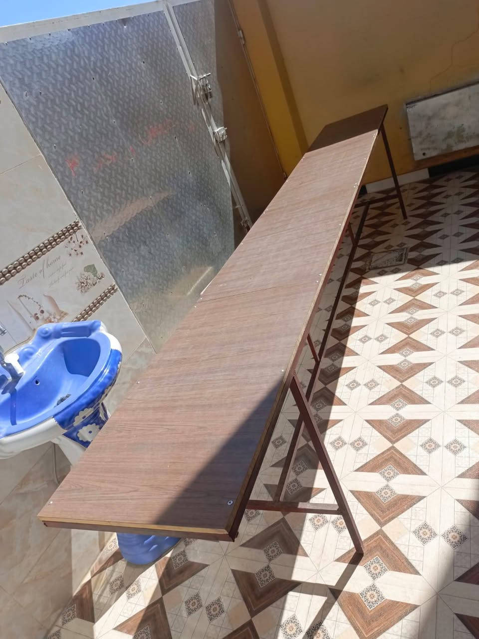 مكلف بلنشر اغراض بيت كلشي بسعره طباخ 5 عين نضافه فول وتنور كهربائي وميز طول 4 متر العنوان ديالى  كنعان الحميرات قرب مدرسه مقام إبراهيم الاتصال على الرقم ***********
