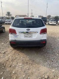 سورنتو خليجي مكينه ٢٤٠٠ دوش دواخل بيجي  بيها قطعتيني مبدلات جاملغ امام...