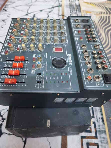 مكسر للبيع ابيع عاطل لا تسالني شنو بي السعر 60 الف يوجد توصيل لجميع المحافظات ***********
