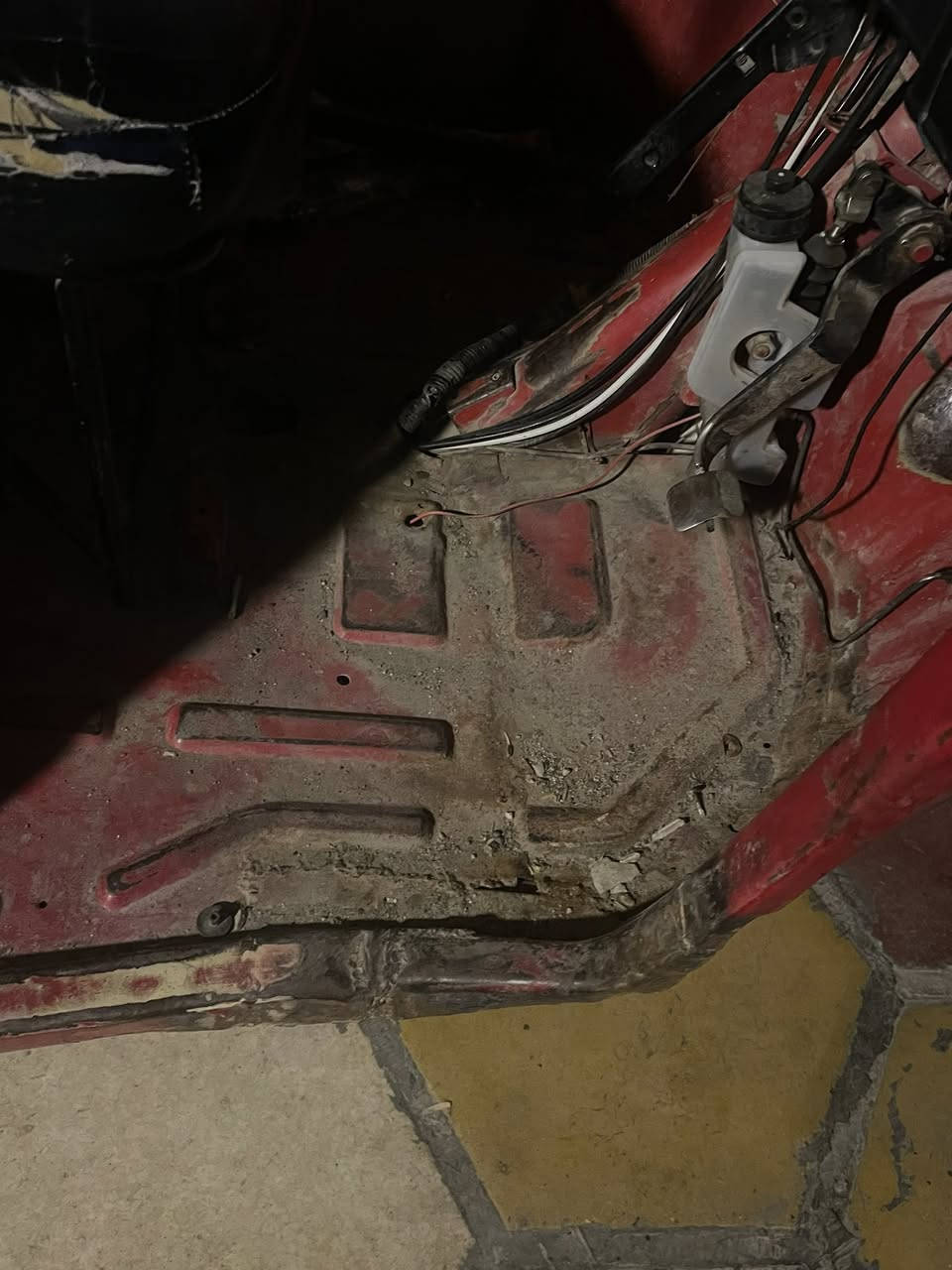 موديل 2017 أوراق  كاملة مكينه ناعمه اتخبل ما ناقصة شي بس باتري يحتاج شحن لين صار فترة متروكة سعرة مليون و 750 
مكاني بغداد الجديدة 
***********
