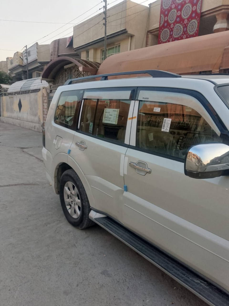 السلام عليكم
باجيرو للبيع موديل 2009 كفاله عامه فول نضافه مستعجل على بيعتها سعرها 125
هاتف ***********
