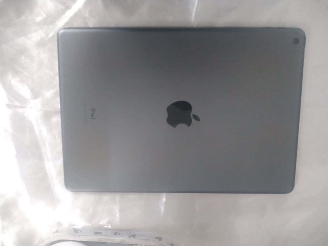 ايباد 8 للبيع ذاكرة 32 سعر 200 الف نضيف كلشي مابي رقم الهاتف ***********
