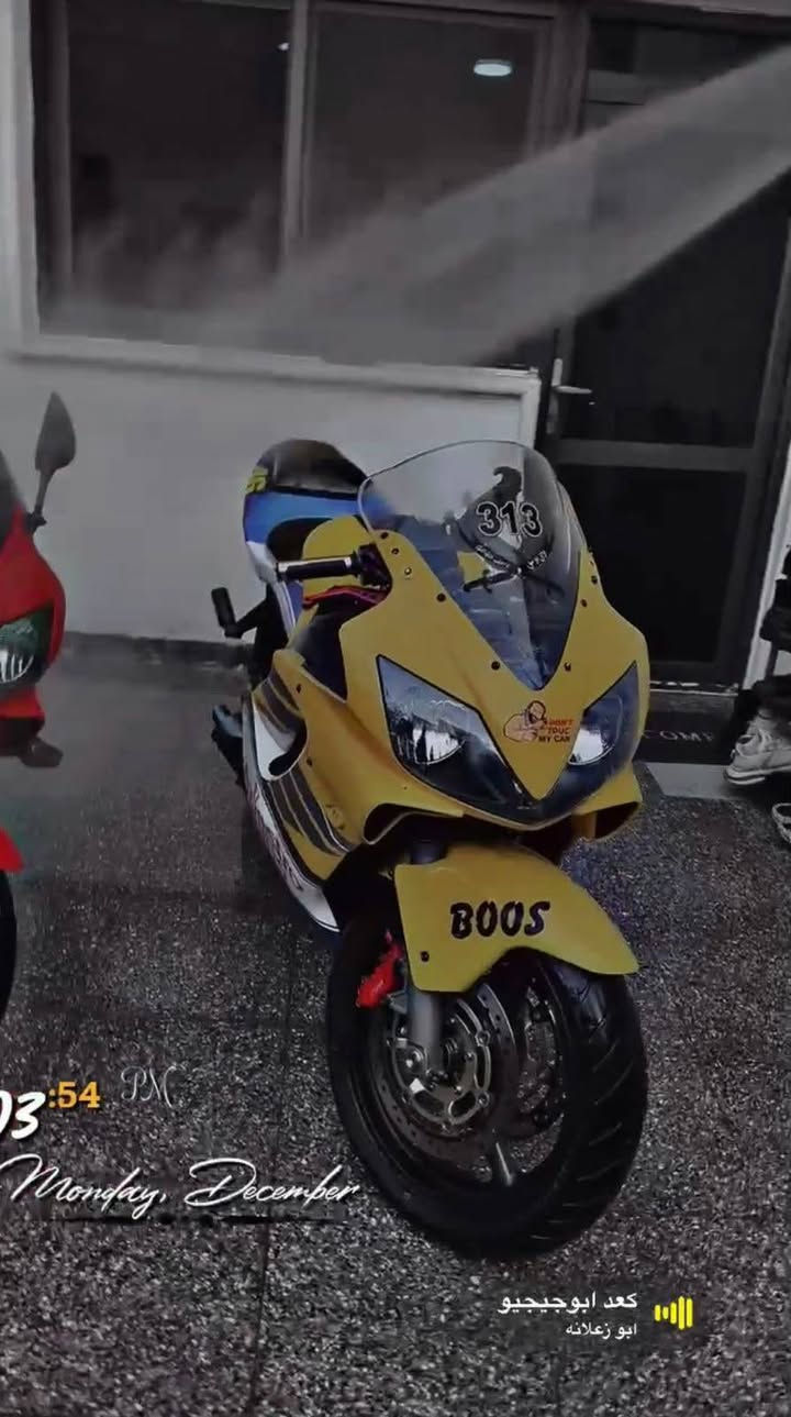 ام فوراي 2004 محرك ما مفتوح السعر 18مكاني الشعب ***********
