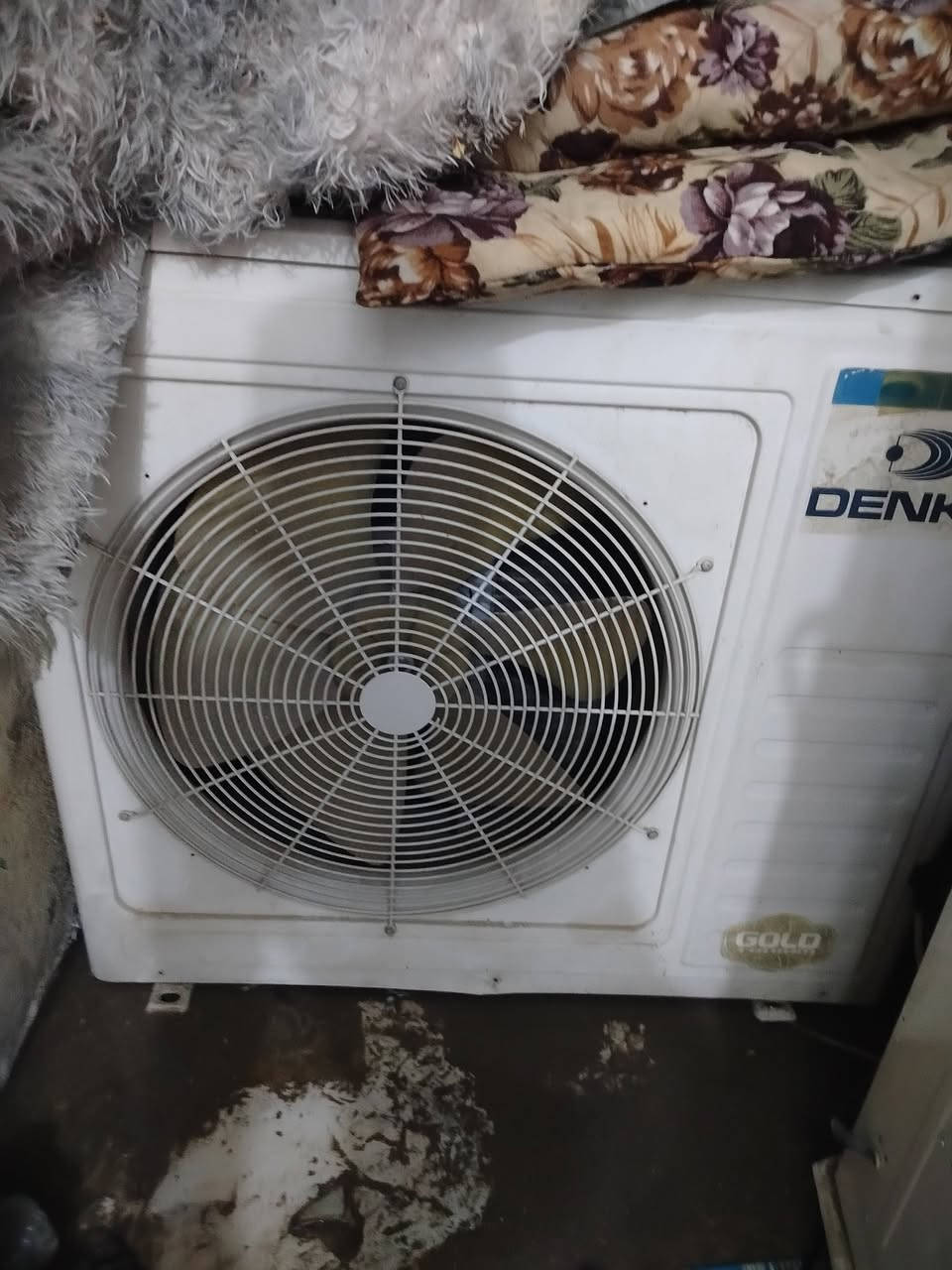 السلام عليكم سبلت دنگا باب أول 3 طن للبيع تبريد فول مستعمل فترة قصيرة ب800 وبي مجال البيع بسبب المكان 
رقم هاتف *********** ناصرية مركز
