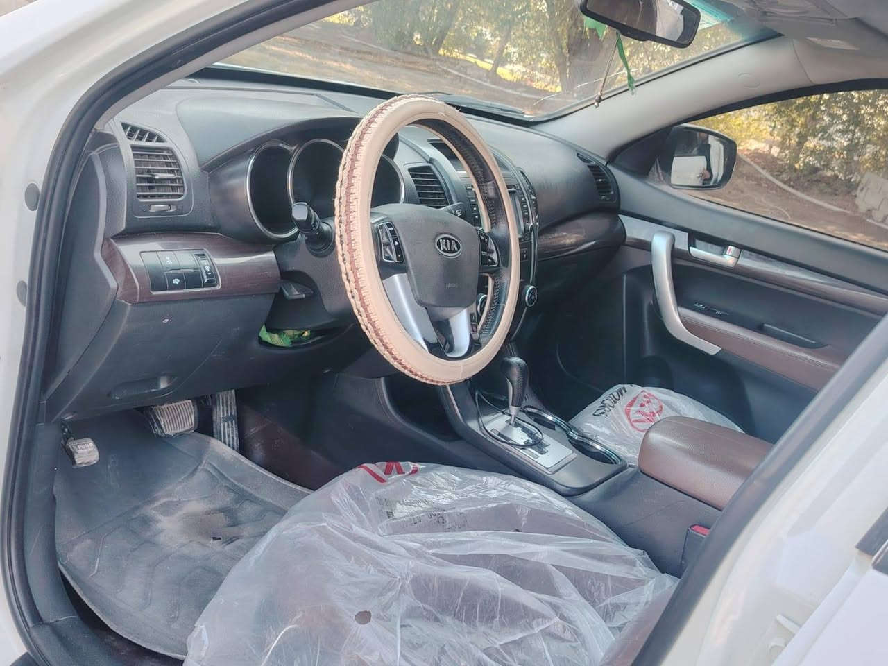 سلام عليكم سياره نوع سورنتو موديل 2012خليجي كويتي فول مواصفات واحد عل واحد بصمه بنراما شاشه كامره حساسات امامي خلفي تحكم ستيرن جهتين خمسه ويل كب 6سلندر 7راكب 3قطع تبريد مكفوله من الحادث والضرب والتبديل والفتح والصبغ كفاله كير مكينه حداديه تخم تاير تبريد تدفىه تبريد ثلج شاير بل مري مري شفط كشنات كهرباىي جلد سياره خير من الله سياره كفاله عامه العنوان كربلاء السعر مناسب الهاتف ***********بيع فقط
