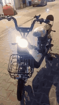 دراجه شحن بطاريات جدد البارحه بدلتهن نظيفه جدا كلهه شغاله فول 300 او م...