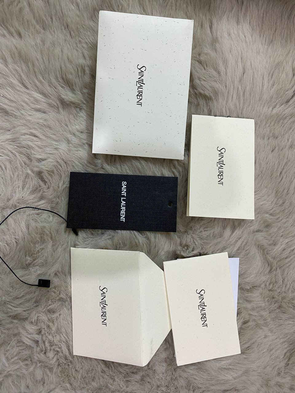 جنطة نسائية ماركة SAINT LAURENT
مفولة مع جميع ملحقاتها وكارتاتها بضاعة DHL

السعر فقططط 15🔥🔥🔥🔥😱


**إذا كنت صاحب هذا الإعلان وتريد حذفه لأي سبب، رجاءا أرسل رسالة إلى الدعم الفني**