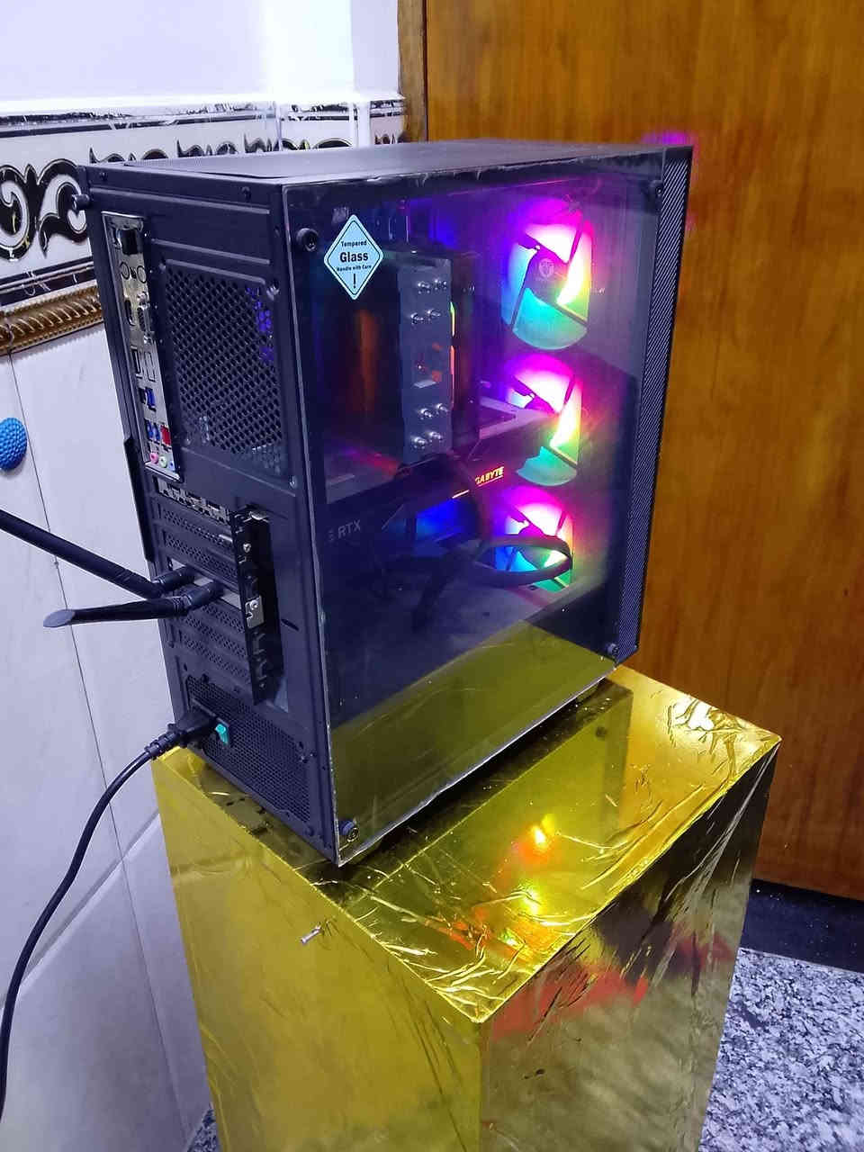 PC Gaming للبيع – نظيف جدًا
كمبيوتر ألعاب تجميعة قوية، استعمال شخصي خفيف، نظيف جدًا وما بي أي عيب، جاهز للتجربة والمعاينة.
مناسب لألعاب 1080p و 2K على إعدادات عالية.

المواصفات:

CPU: Intel Core i5-12400F

GPU: Gigabyte RTX 3060

RAM: 16GB DDR4 3200MHz

M.B: ASUS H610M-K D4

SSD: NVMe M.2 1TB

PSU: MSI 600W Bronze

Cooler: Deepcool Gammax AG400

Case: Fantech CG77

 الكراتين الأصلية موجودة لجميع القطع

 قابل للفحص والتجربة
 حرارة ممتازة – أداء ثابت
 لا مشاكل، لا تصليح، لا أعطال

 السعر: قابل للتفاوض البسيط بعد المعاينة
 الاستلام يدًا بيد

للجادين فقط.
*********** 

السعر 900الف البصرة, العراق
