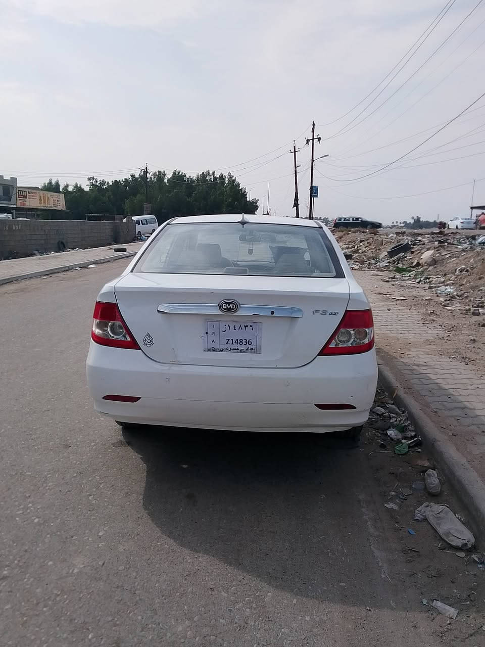 السلام عليكم سياره بي واي دي مال مزاد مال الداخليه معاملتها كامله باقي على ترقيم فقط بيها وكاله باسمي  كير  محرك كفاله سياره حلوه تبريد تدفئه خير من الله موديل 2014 العنوان بغداد *********** السعر 55  وييهه مجال بسيط ملاحظه رقمهه عالدوله ومعفيه من الكمرك
