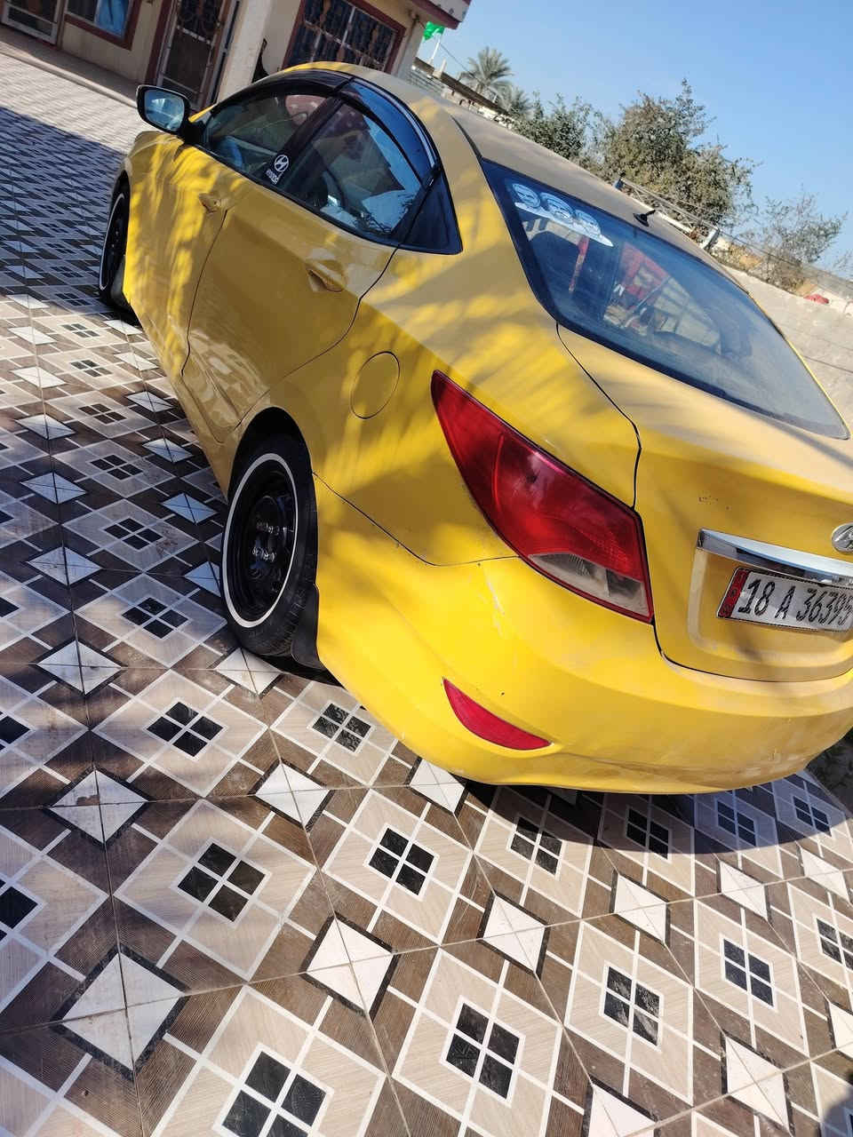 سلام عليكم سياره البيع نوع
اكسنت موديل 15 خليجي 
فول فتحه 
السياره كير مكينه حداديه تخم تاير كله جديد 
حادثه باب السايق او بيه طخات بسيطه  فقط مكينه 1600 دوش كفاله 
مكاني بابل الحله 
رقم بابل دولي 
مالكه صاحبي كبل عقد مروري
السياره جاهز 
***********
***********
