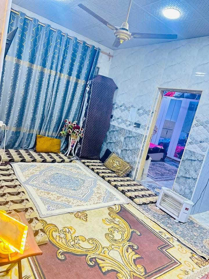 وفر #مكتب_الحجيمي_للعقارات_
يــالله بيت مساحه 100 متر 
بناء بلوك اساس صب كونكريت سقف عكاده بناء نضيف جدا 
قريب لشارع مشمول بالتطويب قرار محكمه …
يحتوي على غــــرفـــه صــــالـــه اســـتــقــبــال مــطــبـــخ تــخاريج
 بيت جاهز قريب  عنوان براكيه شارع المعمل قرب مدرسه الازدهار 
السعر 29 بي مجال بسيط 

للاسـتـفـسـار *********** واتــســاب +اتــصـال 

#مكتب_الحجيمي_للعقارات_قرب_صيدليه_الالفه
