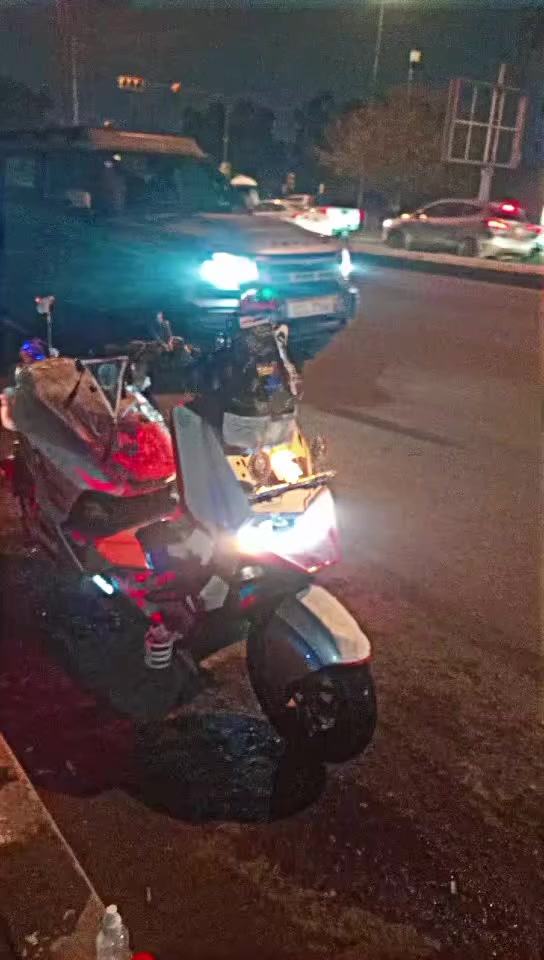 السلام عليكم ورحمة الله وبركاته  ❤️ دراجه تيسلا شركة تايلج TAILG في اي في vlv موديل 2026 ☘️🫆 ما ماشيه بس 27 كيلو متر دراجه نضيفه بس والله عوزت فلوس واريد ابيع فه امانت الله الدراجه كلش نضيفه واني جنبازي معتني بيه حيل فه الدراجه كله تنصح بيها بعد شركة TAILG☘️ طبعن مكاني بغداد تقاطع العامريه كله كبل كبال السريع مال ابو غريب القديم سعر الدراجه مليون وأربع وبيه مجال إلى الطيبين وبدون غراض أرخص وضلت يمكن بعد ورقم الهاتف الموجود ايضن ومكاني بغداد العامريه مثل ما ذكرت سابقاً رقم الهاتف *********** يوجد واتساب هم وهلن في الجميع رجائاً الي مو شراي لا يتصل ❤️
