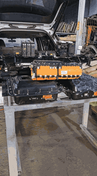 السلام عليكم زبائن #شركه_عالم_الهايبرد 
يتوفر لدينا جميع انواع البطاريات والخلايا للسيارات #الهايبرد الكوريه البلكن والكهرباء والهايبرد من موديل 2018-2026 
📍بغداد صناعي البياع الشارع السابع
☎️***********
☎️***********
يتوفر صيانه جميع انواع السيارات الهايبرد وقطع غيار السيارات الهايبرد الكوريه
