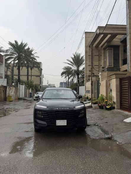 السلام عليكم 
جيتور  داشنك

 JETOUR  Dashing luxury 

موديل 2024 

ضمان 10 سنين من وكالة هارلم

المحرك: 4 أسطوانات 1600 تيربو ✈️🚀

196 حصان

ناقل الحركة: اوتوماتيكي من 7 سرعات

العداد: 18000 وقابل للزيادة

رقم بغداد باسمي 

*المواصفات*

* إطارات قياس 20 إنچ

* فتحة سقف بانوراما

* 6 وسائد هوائية

* كاميرات محيطية 360 درجة

* شاشة التحكم بقياس  15.6إنچ

* لوحة القيادة الكترونية 

* نظام الملاحة خرائط GPS

* نظام كار بيت لعرض شاشة الهاتف المحمول

* بلوتوث / هاتف السيارة

* نظام أوامر وتحكم صوتي

* نظام صوتي 8 سماعات 

* شاحن هاتف لاسلكي سريع

* رادار تفاعلي

* تحذير مغادرة المسار

* نظام القيادة شبه الذاتية

* نقطة عمياء

* حساسات أمامية

* حساسات خلفية

* نظام تحذير الاصطدام الامامي والخلفي 

* نظام الفرامل اليدوية الاوتوماتيكي Autohold

* وضعيات قيادة متعددة

* دخول ذكي (بصمة)

* تشغيل عن بعد

* صندوق كهربائي 

* مقصورة الركاب من الجلد الفاخر

* مقعد السائق والراكب كهربائية

* مقعد السائق مع ذاكرة لحفظ وضعيات الجلوس

* مقعد السائق والراكب مبردة

* مقعد السائق والراكب مدفئة

* إنارة محيطية

* موسيقى ترحيبية

* عتبات الأبواب مضيئة

* مصابيح أمامية أوتوماتيكية زينون مع مصابيح نهارية LED

* نظام التحكم الذكي بالإنارة العالية

* المرايا الجانبية قابلة للطي كهربائياً

* مرايا بخاصية التعتيم الذاتي

* نظام مراقبة ضغط الاطارات

* نظام تنقية الهواء مع شاشة لعرض البيئة الخارجية

*داخل ابيض

* حساس للمطر

ومواصفات أمان أخرى

السعر:26 مليون و250 

وبيها مجال بسيط 

مكان السيارة 

بغداد

للاستفسار الاتصال على الرقم

***********

***********
