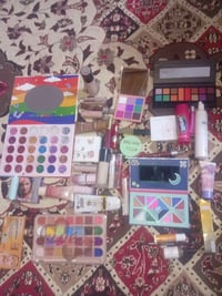 مستحضرات تجميل • مجموعة مكياج • كلهن