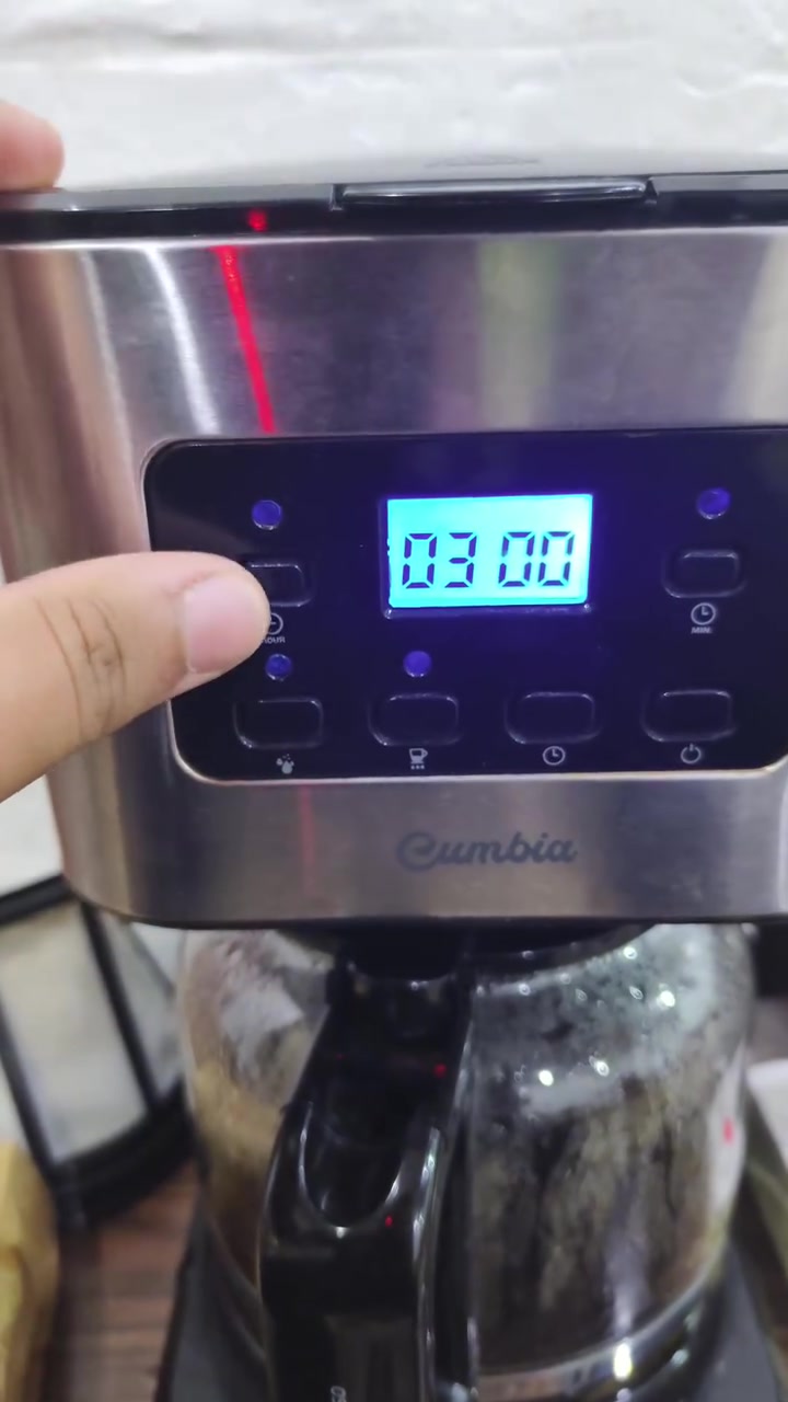 السلام عليكم
محضرة قهوة مقطرة أمريكية تتميز بوجود شاشة LCD مع أزرار لتحديد وقت صنع القهوة، للبيع مستعملة إستعمال قليل جدا بسعر 30 ألف بدون توصيل مع فلاتر قهوة ورقية نوعية ممتازة حجم 02 عدد 88

 مع هدية أكياس فلاتر للشاي عدد 2 كل كيس يحوي 90 كيس تقريبا 

يوجد توصيل لجميع محافظات العراق


**إذا كنت صاحب هذا الإعلان وتريد حذفه لأي سبب، رجاءا أرسل رسالة إلى الدعم الفني**