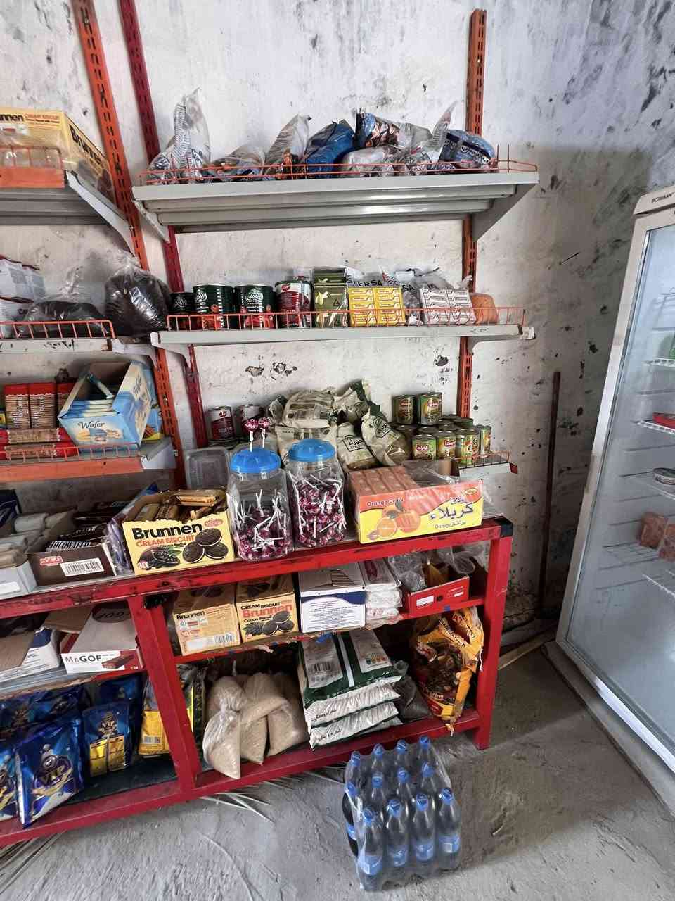 محل أسواق للبيع مع 4عارضات الاتصال عبر الرقم 
***********
