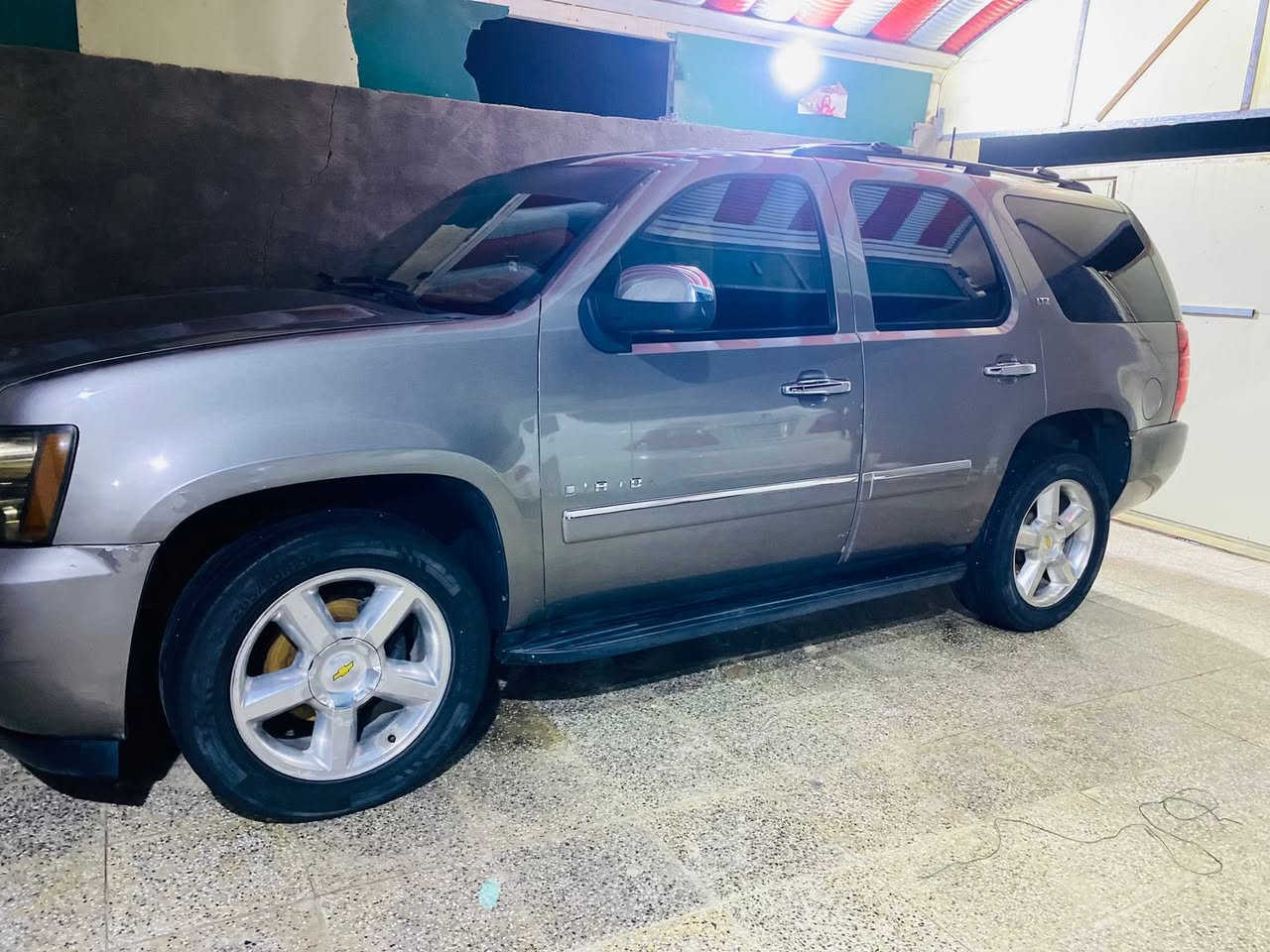 يالله ادوات ادوات ادوات تاهو بترا خليجي2013 LTZ فول حاوية كفالة من الكص من سرقه وعشائر والإنتربول السياره متعوب عليه  شاشه كامره ثلاجه تاب تلفزيون  كشنات كهرباء السياره شغاله  تخم تاير جديد حداده 100/100 كير مكينه بشرط 
تبريد ثلج ٣ قطع جاهزه من كل النواحي اتعهد من السرقه والعشائر العنوان ناصريه 
السعر ٨٨
الرقم.  ***********
