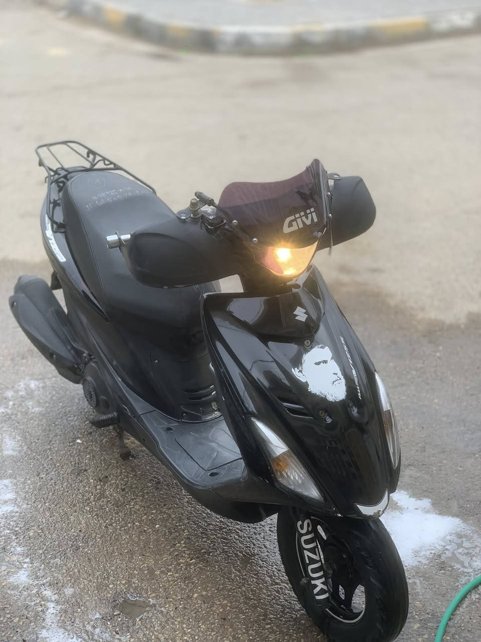 السلام عليكم ادرس حديث مفتوحة رايمر  دراجة كلها شغالة تخم تاير جديد دراجة ناعمة شلعة ومعدل السعر 675وبيها مجال برغي ما بيها نقص *********** مكان كوت خاجية خاص مغلق الشراي يتصل
