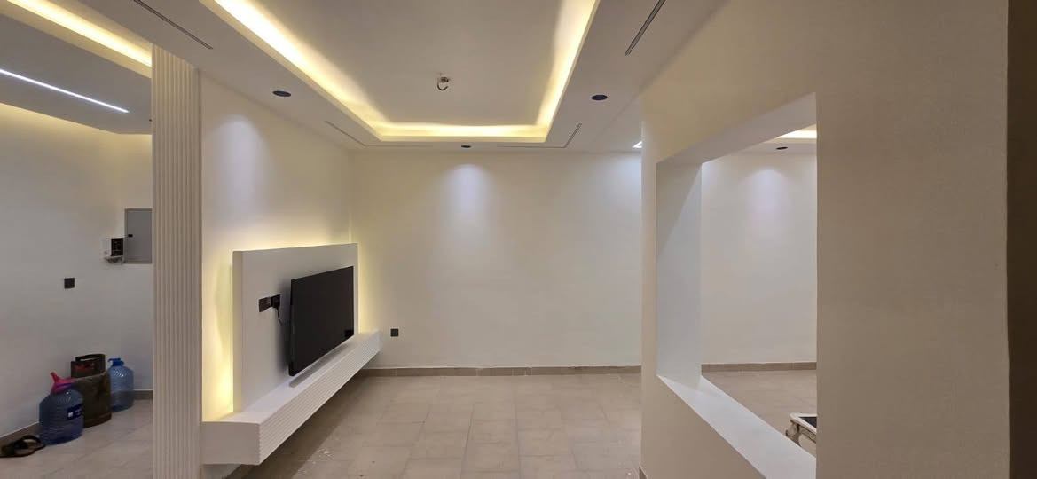 شقه للبيع مجمع ام العصافير الشقق الجدد
طابق وسط ديلوكس فئةA شقه جدا نضيفه
تنباع معه الكفيل مساحه ١٤٥متر مقدمتها ٢٧
مطلوبه ٥٠للسكان كل شهر سدد ٢٠٧الف الشقه جاهزه للسكن موقعها كلش حلو قريبه للشارع العام وقريبه عل سواق ***********
