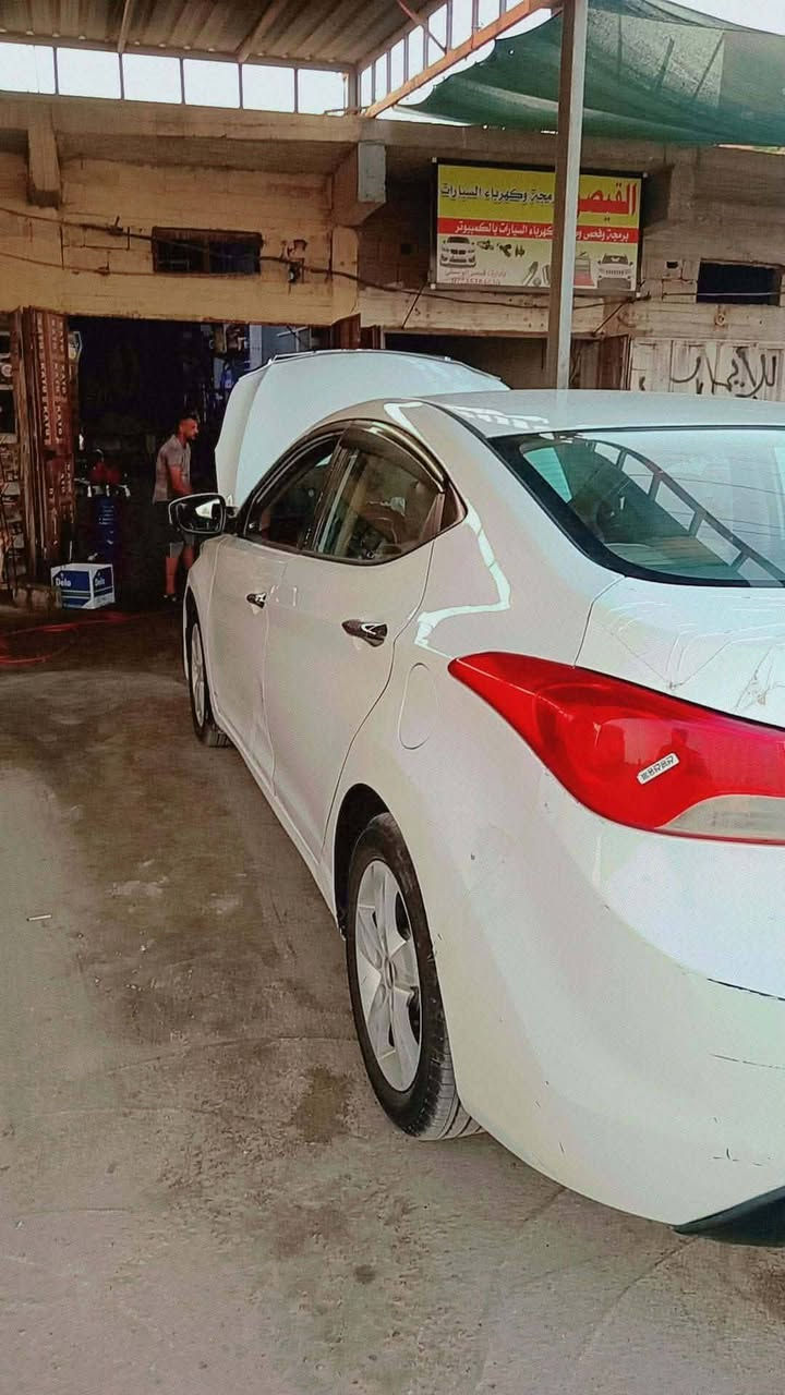 سلام عليكم سياره النترا موديل 12 خليجي مكفوله من الضربه القويه تلحيضات بسيطه  سياره خير من الله محرك كير مكفول محرك 1800مافتوح مكفول من تبخير وتنقيص ***********
