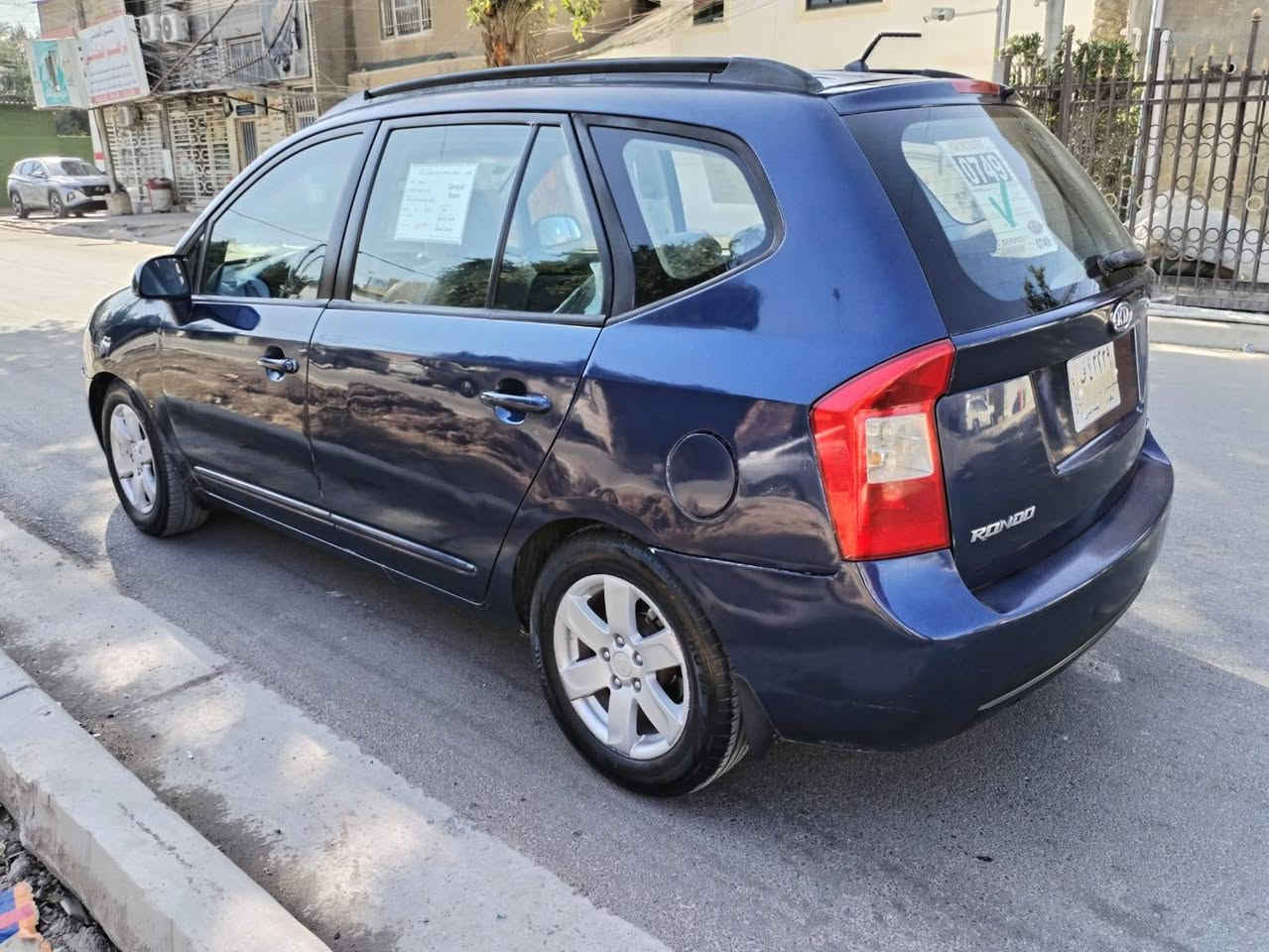 السلام عليكم
كيا روندو موديل، 2008 كير اوتوماتيك محرك 3000 بلاد حجم 6 سلندر تبريد ثلج قطعتين كلشي بيها شغال وعل وضع الشركه وجاهزه للاخير سنويه مشروع وطني لغايه 2028 سعرها 87 ومكانها بغداد شارع فلسطين للاتصال *********** 
غير متواجد عالفيس اتصال فقط
