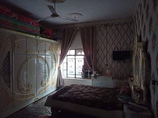 السلام عليكم دار للبيع مساحه 200م كامل الارضيه سيراميك يحتوي ع غرفتين و صاله و حمام واستقبال ومطبخ وكراج سياره ارتفاعه عن الشارع نص متر جاهز للسكن العنوان بلدروز حي الخلفاء فرع حسين مطلك القديم للااستفسار الاتصال والسعر مناسب جدا /***********
