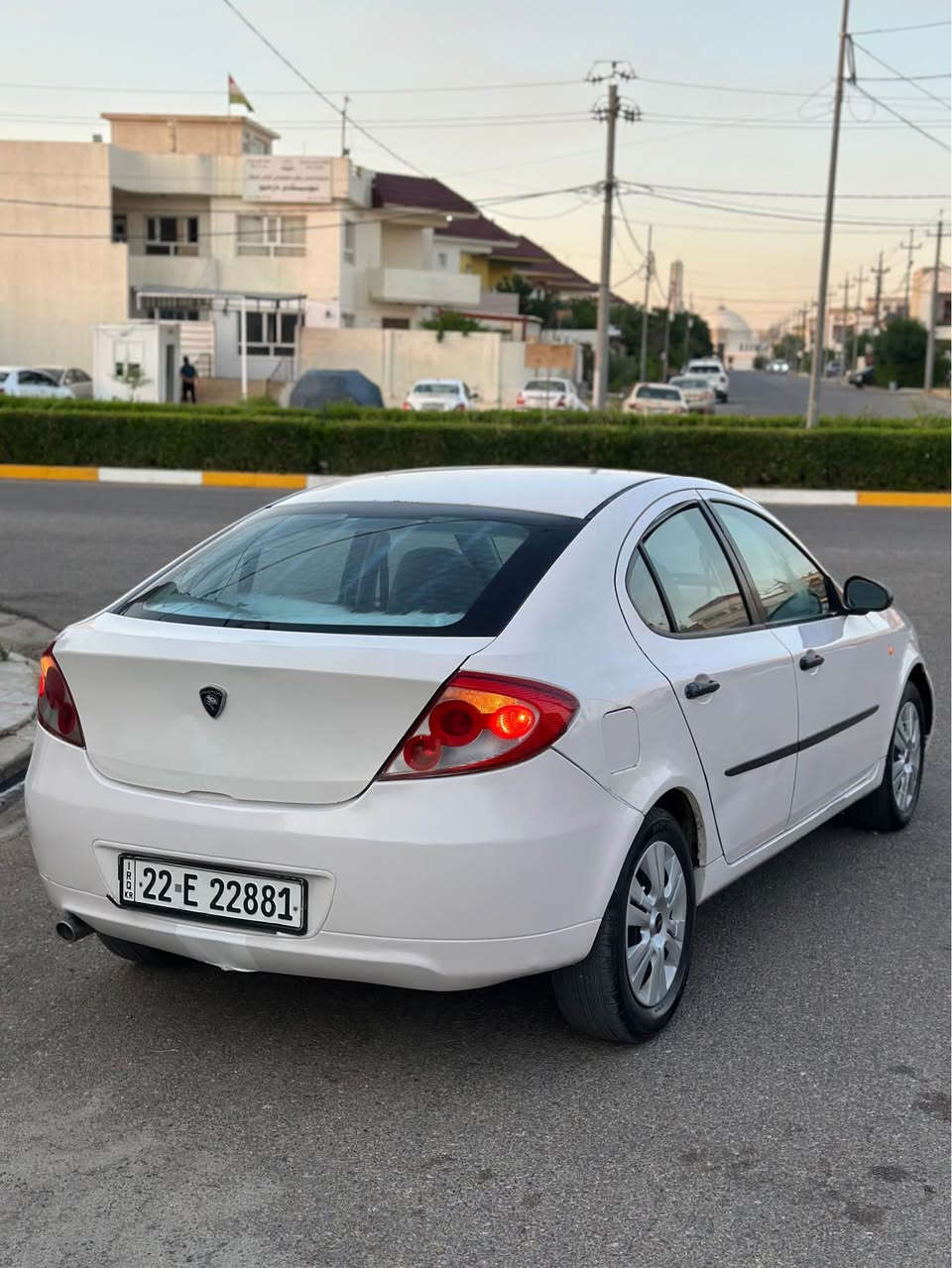 سعری ٤٠ وەرەقە 
***********
 وەتسئەپی لەسەرە 

proton 2009 
گێر عادی 

 یەک پارچەی سبوخە بێ لێدران  

گێر و مەکینە بەشەرت 

رەقەم و سەنەوی تازەیە 

سەیارەکە زۆر خاوێنە 

شاشە ئایپادم بۆ بەستاوە 

سعری ٤٠ وەرەقە و کەمێک مەجال 
*********** 

شوێن هەولێر أربيل, العراق
