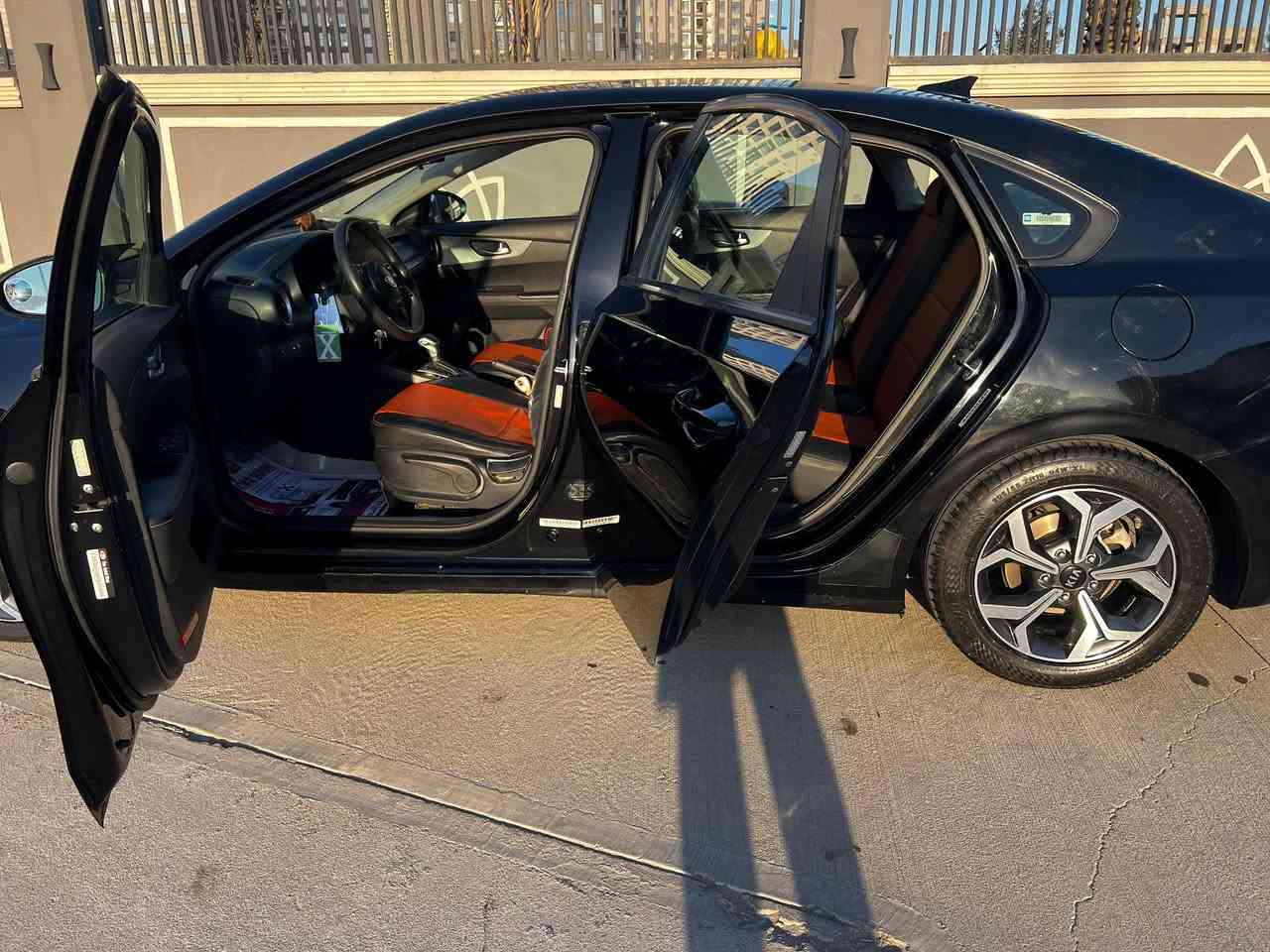 كيا فورتي 2021 وارد امريكي رقم بغداد
مواصفات السيارة : 👇🏻⬇️
🔴 محرك 2000 دوش
🔴 لون السيارة اسود   
 🔴ثلاث وضعيات قيادة 
                                ( ECO-Sport - Normal ) 
🔴رادار 
🔴تحديد مسار 
🔴 قيادة ذاتية + توقف ذاتي  
🔴مثبت سرعة
🔴 مانع انزلاق
🔴 كاميرا خلفية دوارة بلادي  
🔴شاشة لمس ( ابل كار بلي  ) 
🔴 ايرباك عدد 4 
🔴منفذ USB ⚡️
🔴منفذ AUX 
🔴 بلوجكتر نهاري
🔴 ويل كب  
🟣🟣ملاحظة :  سيارة نظيفة و جاهزة من كل النواحي كلشي مابيهة نقص 
‼️‼️‼️السيارة ماشية ميل 49  

⭕️محرك + گير + صدر كلة جديد و مكفول 
⭕️تخم تاير + بطارية جديدة 

⚪️السيارة رقم بغدادالجديد بأسمي تحويل ثاني يوم 

حادثهة بأمريكا : جاملغ امامي 

السعر : 135 ورقة
السيارة موجودة ببغداد / الدورة زي

للاستفسار : المراسلة على الخاص 
او على الرقم (***********)
