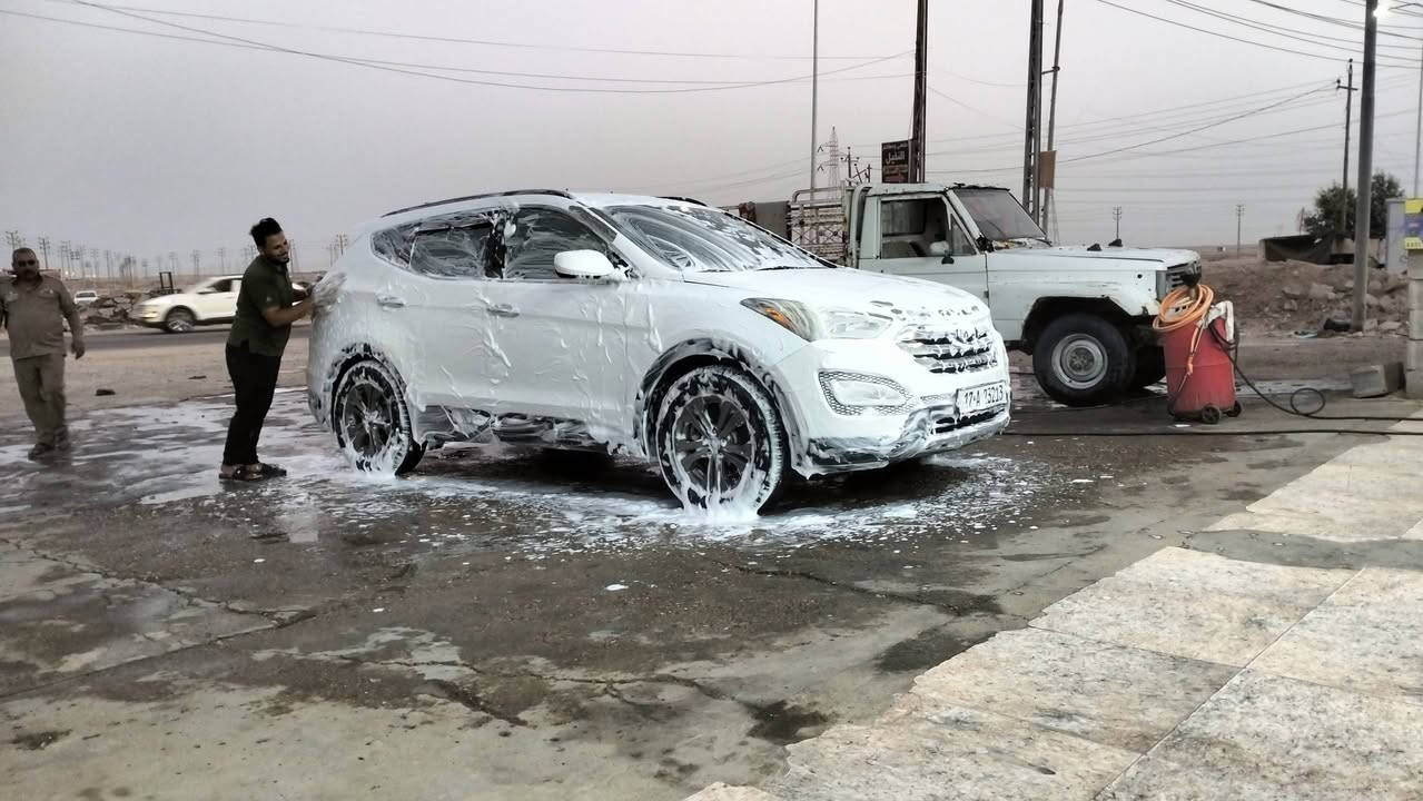 يا الله بل عافيه عليه الياخذه سياره سنتافي بسمي مثنئ سنويه جديده ورقام نكليزي مشروع وطني احولك بكل المحافات موديل 2015  مكفوله السياره فقط الباب الخلفي بي ضربه كلش خفيفه  نص فول حداده جديده كله سويته وكله اصلي مثل الطوبه اذا تمشي تخم تاير باتري جدد تبريد 3قطع   خير من الله المكينه جديده شرط لا دوانز ولا مفتوحه مكينه كفاله السياره ماشيه  200حقيقي السياره ع ادينه  ما متعوبه تاخذه فلس ما تذب عليه مكينه 2400 5راكب سياره غنيه ع التعريف بيه مواصفات هوايه وبل العافيه ع الي ياخذه السعر مناسب لئن محتاج125 *********** مكان السياره بصره القرنه
