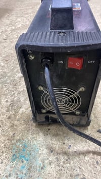 مكائن لحيم يشتغلن بس مايلحمن سعر الوحدة 25 07705744660