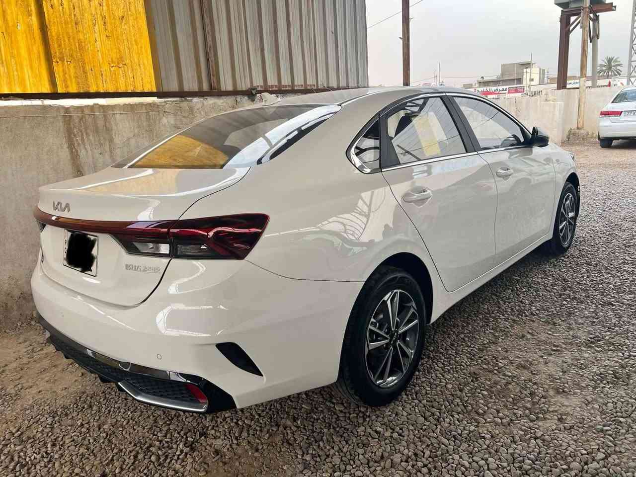 السلام عليكم كي 3 للبيع موديل 24 رقم اربيل فول مواصفات كفاله عامه محرك 1500 دبل نوزل ماشيه 38 سياره اخت الزيرو مكان السياره واسط الصويره الشراي يتصل ***********
