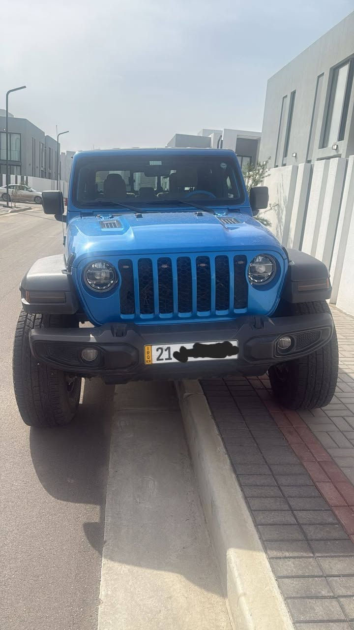 جيب كلاديتور وكالة شركة هارلم 
جديدة بمعنى الكلمه 
ماشية ٥٠ الف كيلو 
السيارة مكفولة كفالة عامة 
رقم سليمانيه 
عليها ترفيعه موبار فوكس ٢.٥ انج مرفعه بشركة هارلم وعليها ضمان الشركة
ومزودة بدبل ستيرن موبار فوكس بشركه هارلم وهم عليه ضمان الشركة 
وعليها ويلات تزويد اوف رود
وطخم تاير ٣٥ انج جديد قبل اسبوع شديته
وبيها كفر بدي موبار اصلي
السيارة فئة سبورت بلص بنيد ابو الفتحتات 
للبيع السعر 34800$
مكانه بغداد جاتب الكرخ
***********
***********
