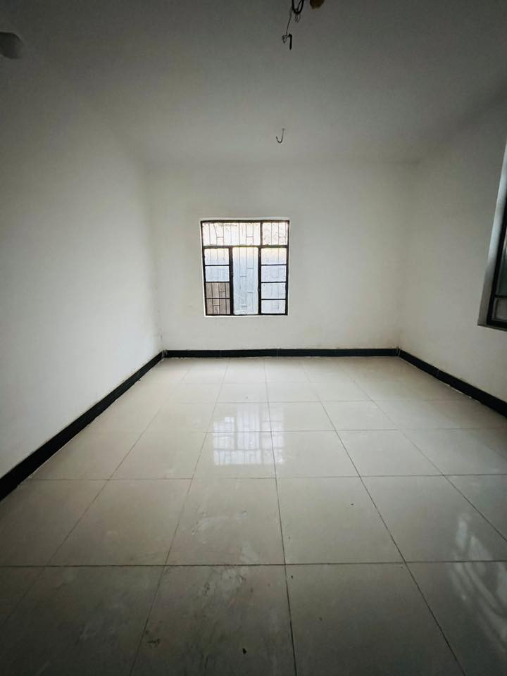 السلام عليكم بيت للبيع مساحه 200 الواجهه 10 نازل 20 بيت جديد قبل شهرين كمل سند 25 تحويل الموقع حله مقابيل محطه العرفان لاستفسار الاتصال ***********
