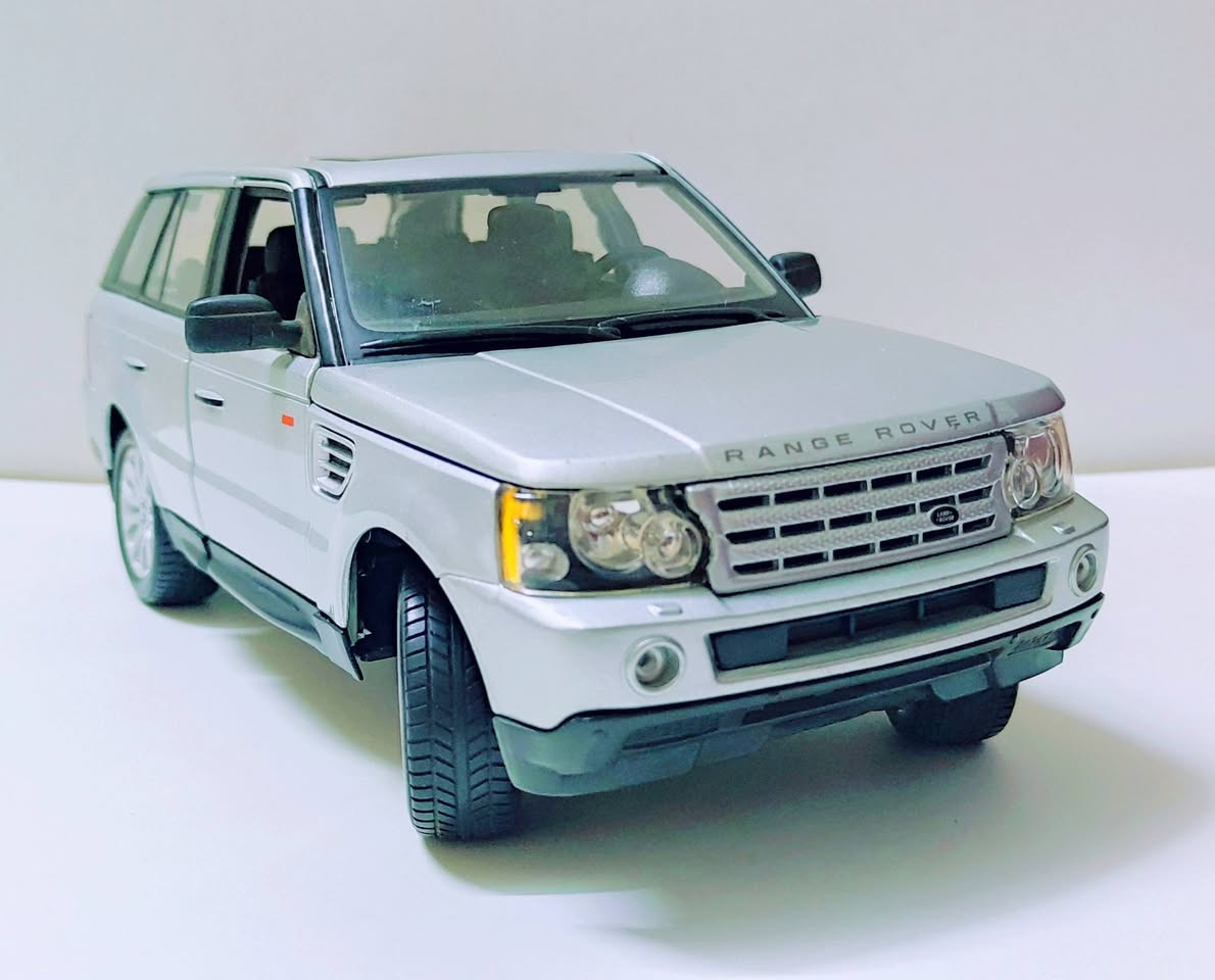 مجسم لسياراه رينج روفر سبورت موديل ٢٠٠٦ مقاس 1/18 من انتاج شركة مايستو اصدار نادر
القطعه ثقيلة الوزن وبتفتح ببان وكبوت وشنطه 

عجل متحرك مع الدركسيون مساعدين امامى وخلفى 

كراسى مبطنه بالجلد للواقعيه 

بتفاصيل داخليه وخارجيه اكثر من رائعه 

للتواصل على الخاص او اتصال واتساب /01006962258

#ماكيت كار

#ماكيت_سيارات

#مجسمات_سيارات

#سيارات_مصغرة

#ماكيت

#ModelCars

#Diecast

#DiecastCars

#ScaleModel

#CarModel

#MiniCars

#CarCollectors

#هواة_السيارات

#عشاق_السيارات

#ClassicCarsModel

#SuperCarsModel

#ماكيت_سيارات

#مجسمات_سيارات

#سيارات_مصغرة

#ماكيت

#ModelCars

#Diecast

#DiecastCars

#ScaleModel

#CarModel

#MiniCars

#CarCollectors

#هواة_السيارات

#عشاق_السيارات

#ClassicCarsModel

#SuperCarsModel


**إذا كنت صاحب هذا الإعلان وتريد حذفه لأي سبب، رجاءا أرسل رسالة إلى الدعم الفني**