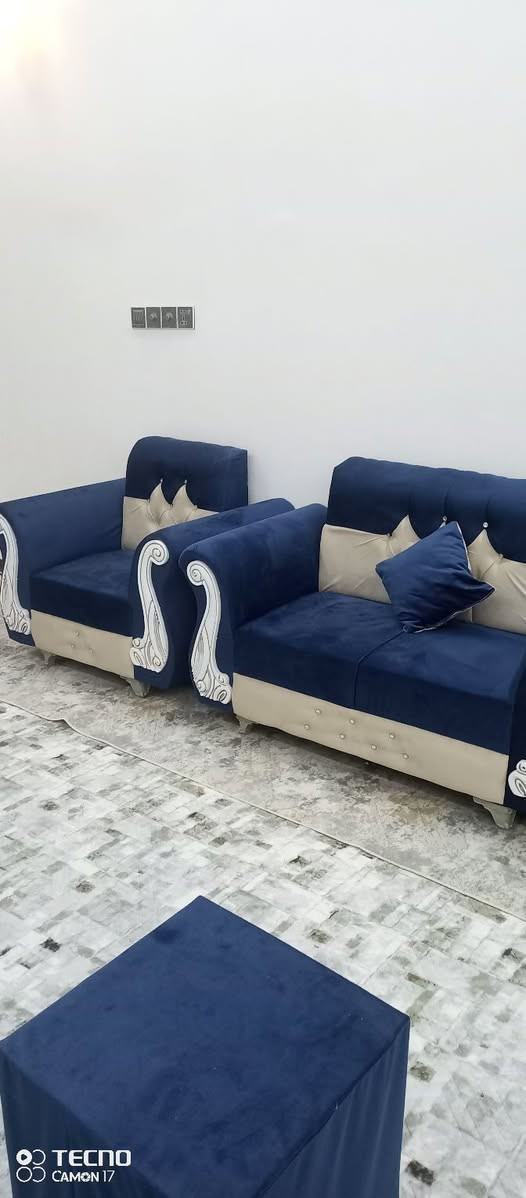 للبيع تخم ونص اخو الجديد نظيف جدا ٨ قطع ١٥مقعد بسعر مناسب الشراي ايراسلني


**إذا كنت صاحب هذا الإعلان وتريد حذفه لأي سبب، رجاءا أرسل رسالة إلى الدعم الفني**