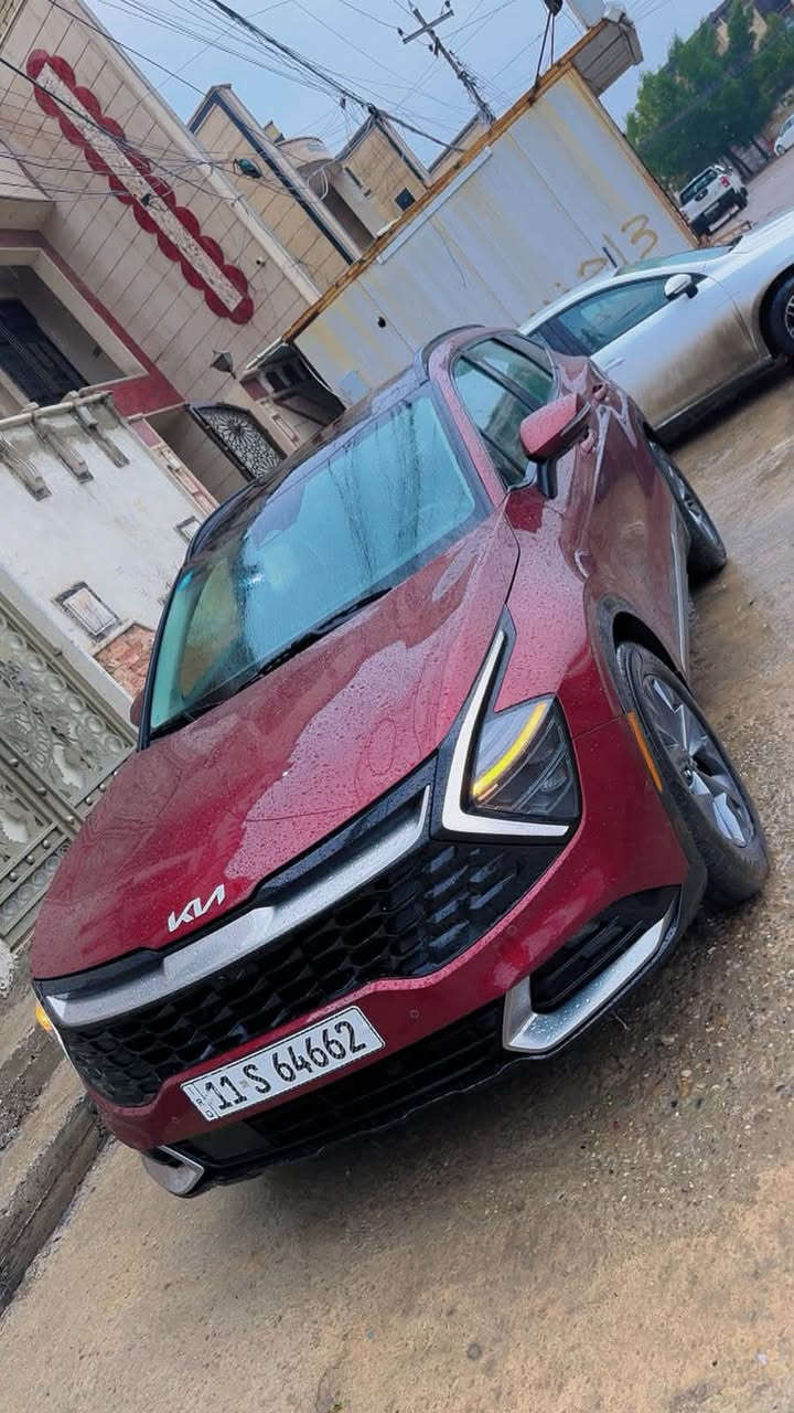 السلام عليكم 🙋 
كيا سبورتج موديل 2025 هايبرد
سعره 185 ورقة 

فول برستيج اعلى فئة sx.prestige 
سيارة جديدة جدا ماشية 20 ألف 
تتقدم وترجع بالكونترول 
الشاصي الطويل المرغوبة
وارد امريكي حادث مثل ما موضح بصوره 5 قطع صبغ بابين وجاملغ صفحه السايق مبدلات وبنيد بيه صبغ وقبق الجنطه بيه صبغ 5 قطع صبغ شاصي ولغد مكفولات سياره اني مستورده وتصليح درجه اولا 
 
 
مواصفاتها :-

1. بانوراما
2. بصمة : تشغيل - ابواب - صندوك
3.  صندوك كهرباء
4. شاشة كبيرة على طول الدشبول دجتل كامل 
5 كيجات الكترونية متغيرة حسب الوضعيات
6. انظمة القيادة : سبورت - سمارت - نورمال
7. كشنات جلد لون اسود 
8. كراسي كهرباء فول تحكم مع كشن ميموري 
9. اضواء ترحيب عند الاقتراب مع ترحيب داخلي عند الصعود او المغادرة
10. شحن وايرليس
11. منافذ تايب سي عدد 3 مع 2 في الكشنات ومنفذ يو اس بي ومنفذ جداحة
12. هاند بريك بصمة
13. اوتو هولد
14. كاميرات 360 مع كاميرات بالاشارات الجانبية مع وضعيات مختلفة للكاميرات
15. فول رادارات امامية وخلفية وجانبية
16. تحديد مسار ذكي
17. قيادة أليه ذكية
18. نقطة عمياء
19. كروز سرعة
20. تبريد وتدفئة كشنات مع تدفئة ستيرن
21. سستم صوت هارمن harman / kardon 
22. خزن كشن سائق ميموري وضعيتان‎
23. وضعيه تغير صوت المحرك
24. اشاير بالمري
25. تشغيل عن بعد
26. شاشة لمس متغيرة لتحكم الميديا او لتبريد
27. ستيرن فول تحكمات
28. ليدات ارضيه متغيره 

السياره فول 1/1 

مكان سيارة بغداد 
رقم بغداد مرقمة كاملة  تسجل باسم المشتري 

***********
